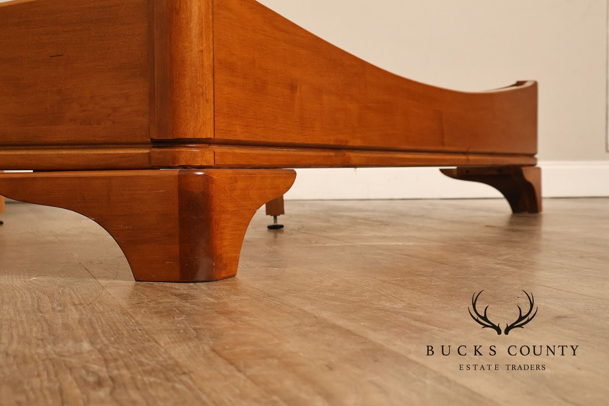 HPL Shermag Maple King Size Sleigh Bed