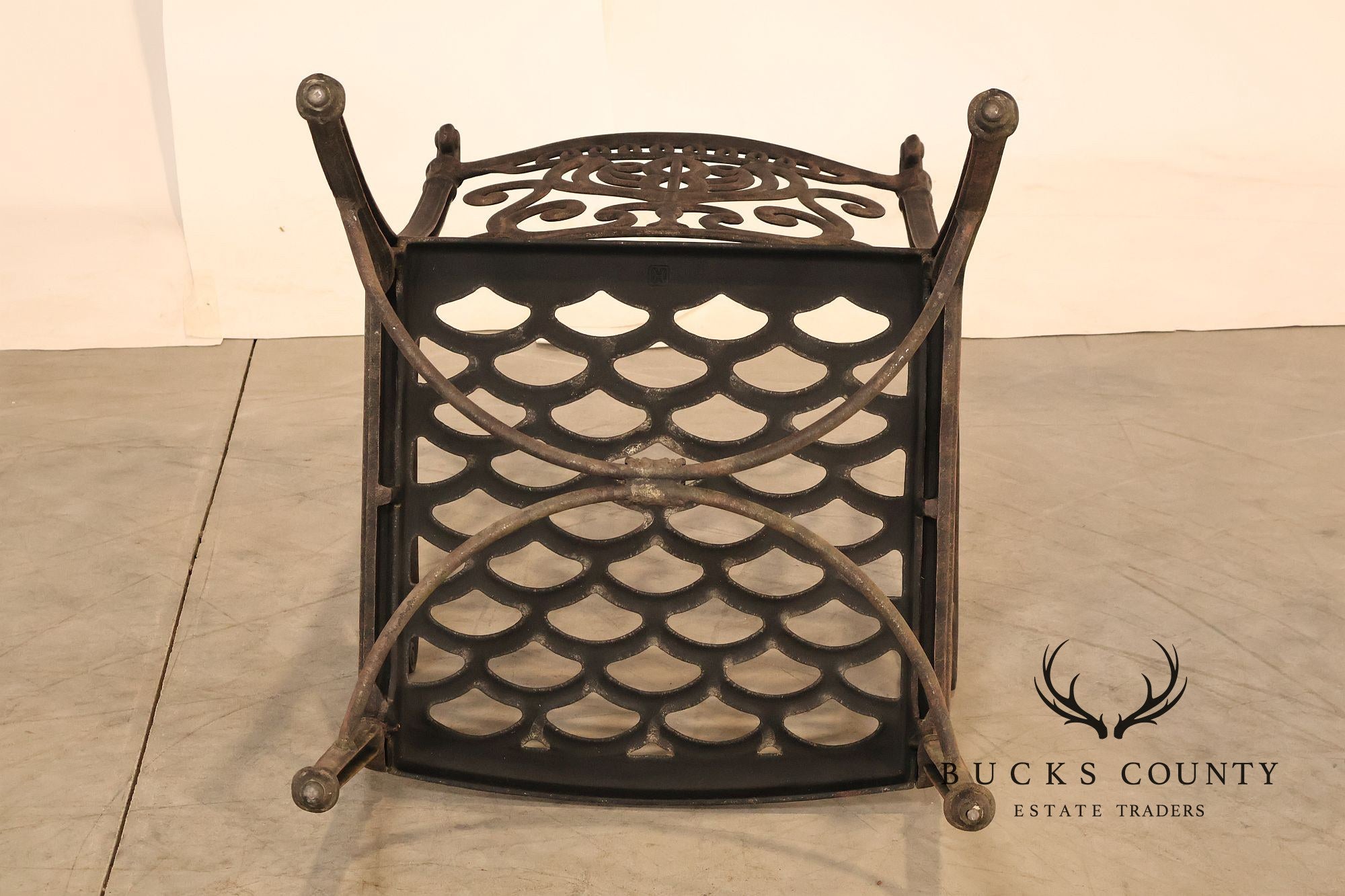 Hanamint Outdoor Round Cast Aluminum Dining Table and Chair Set