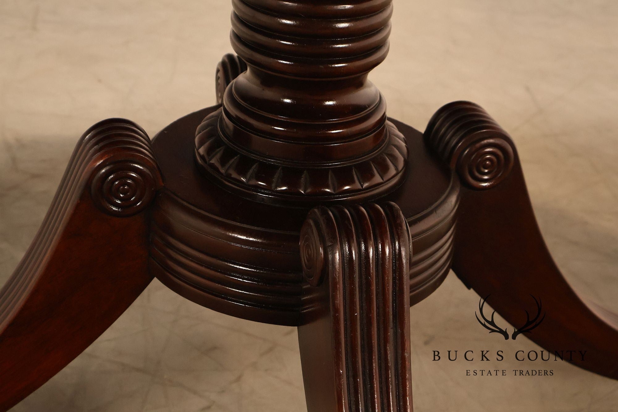 Baker Furniture 'Collectors Edition' Round Mahogany Pedestal Dining Table