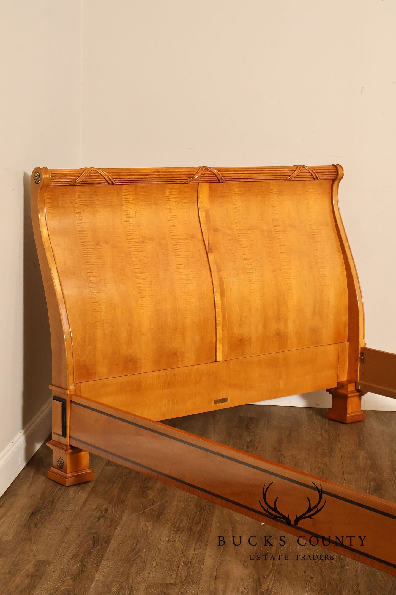 Thomasville Grand Classics Collection Empire Style  Queen Sleigh Bed