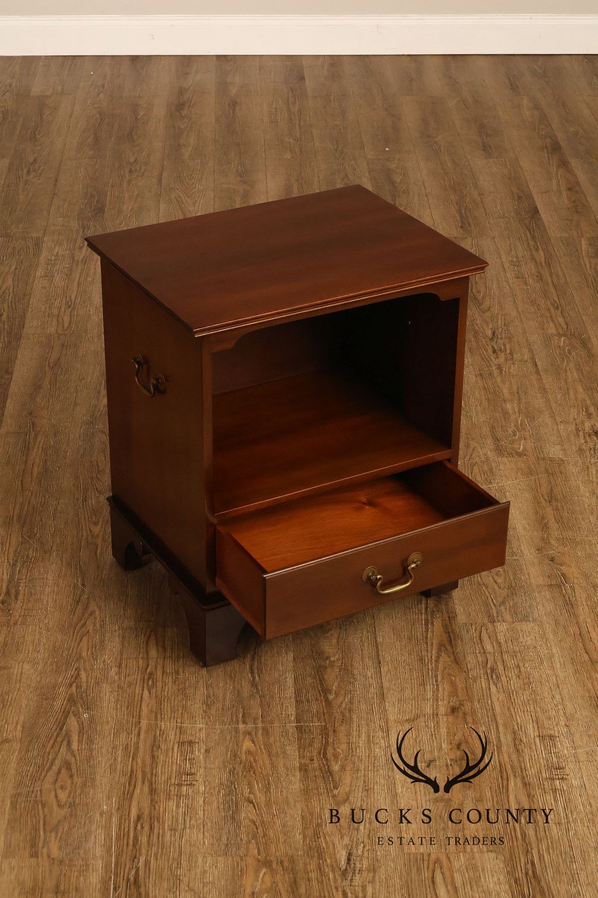 Pair Of Kittinger Old Dominion Mahogany Open Nightstands