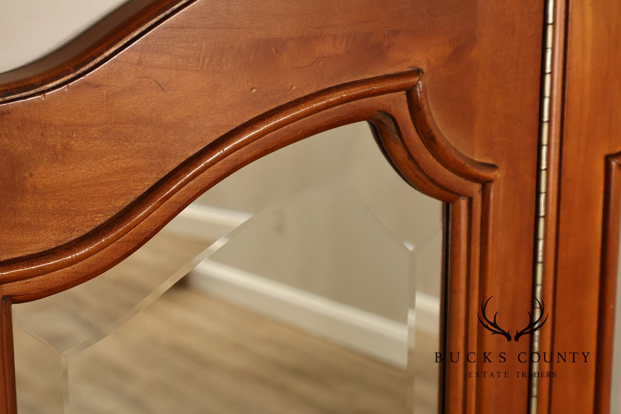 Century Furniture Traditional Tri Fold Mirror