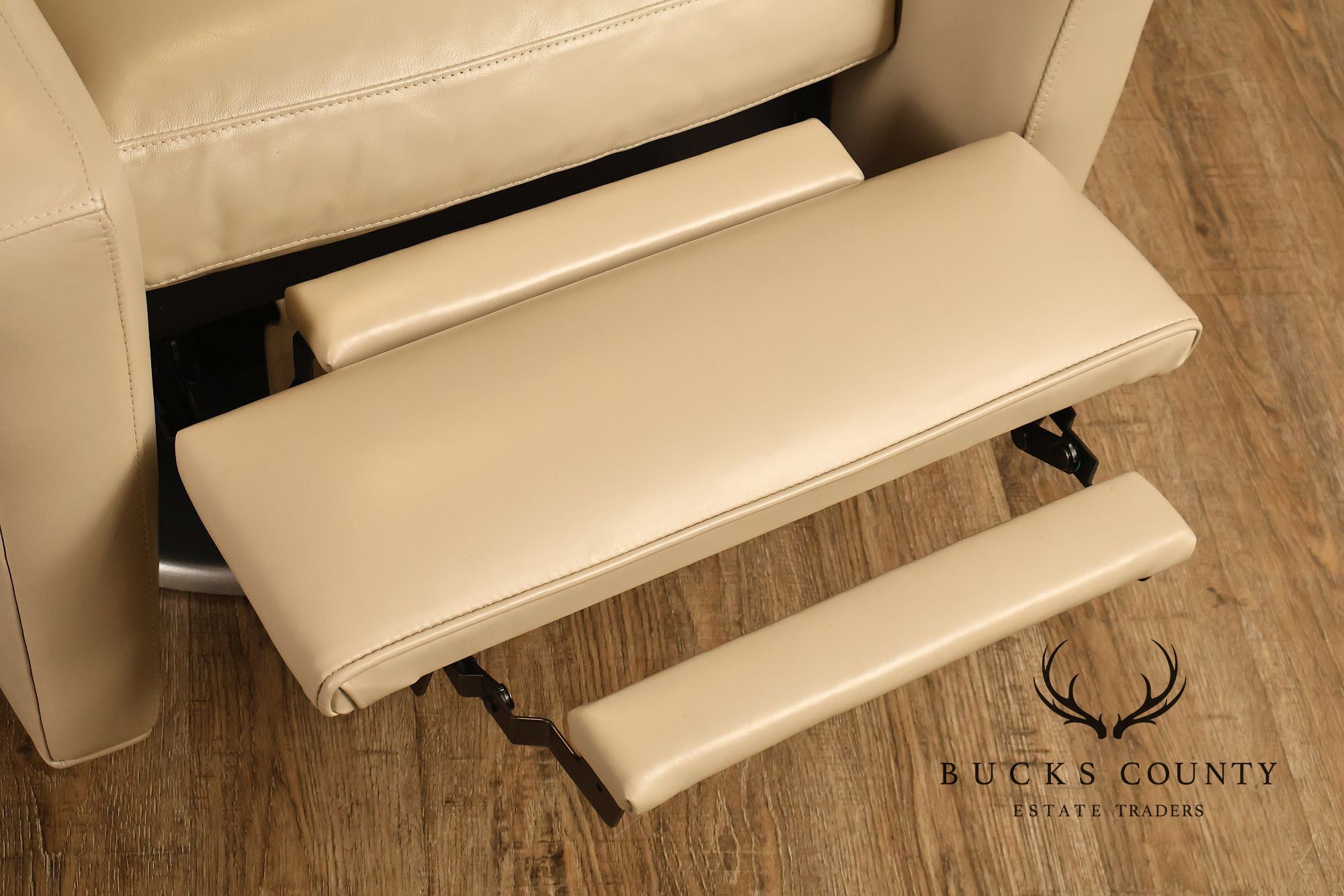Hancock & Moore Pair of Leather Milo Power Recliners