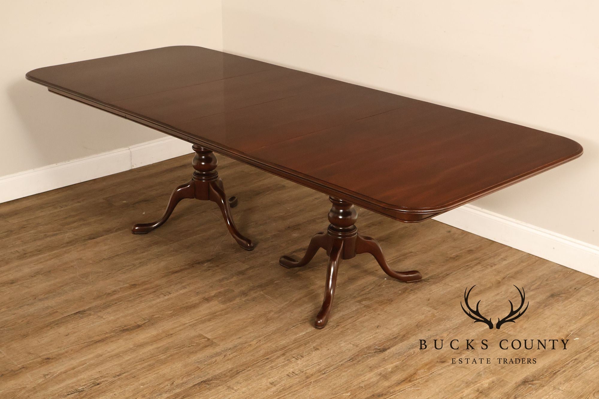 Ethan Allen Georgian Court Queen Anne Style Double Pedestal Cherry Dining Table