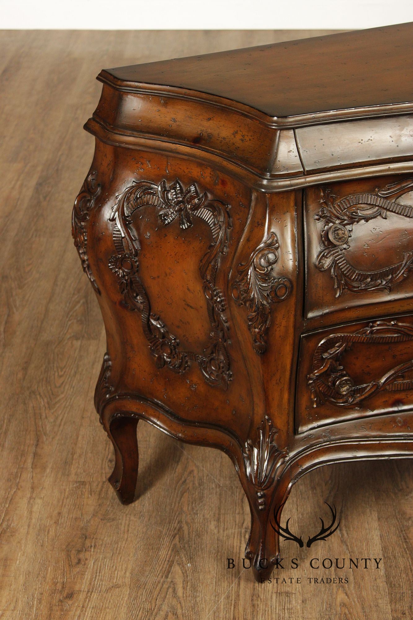 Italian Provincial Vintage Pair of Carved Bombe Commodes