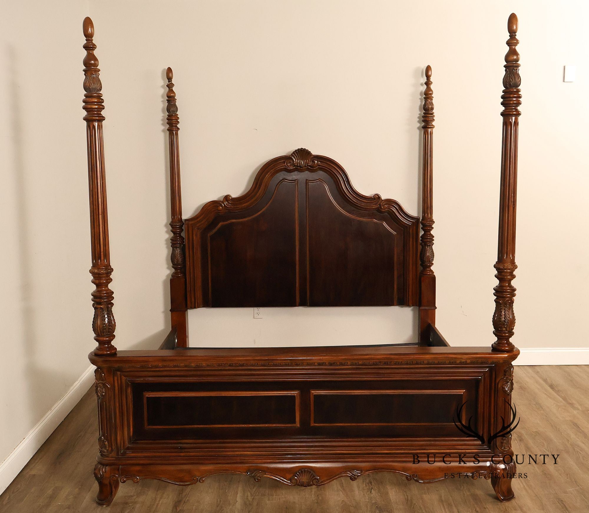 Pulaski Furniture 'St. Raphael' King Poster Bed