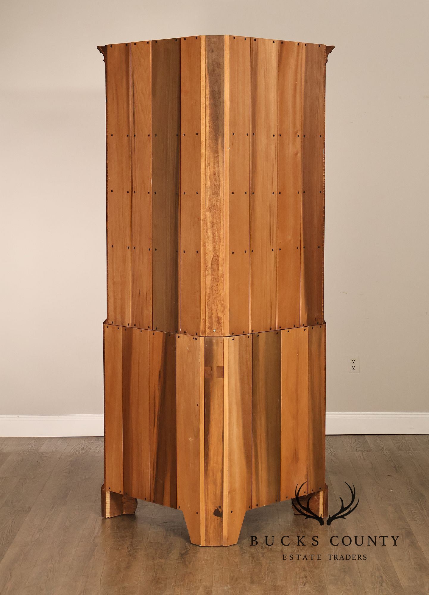 Louis Irion Tiger Maple Corner Cabinet*