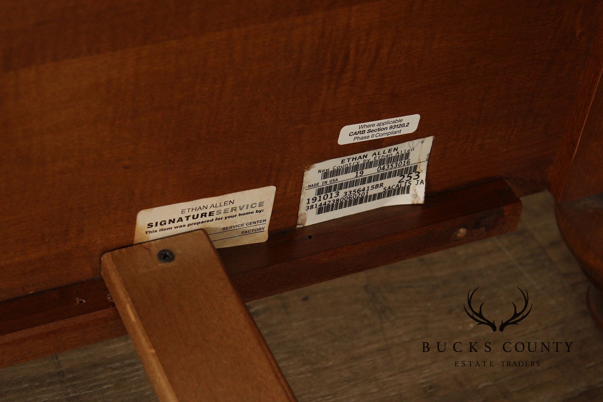 ETHAN ALLEN ‘NEW COUNTRY’ MAPLE QUEEN SLEIGH BED