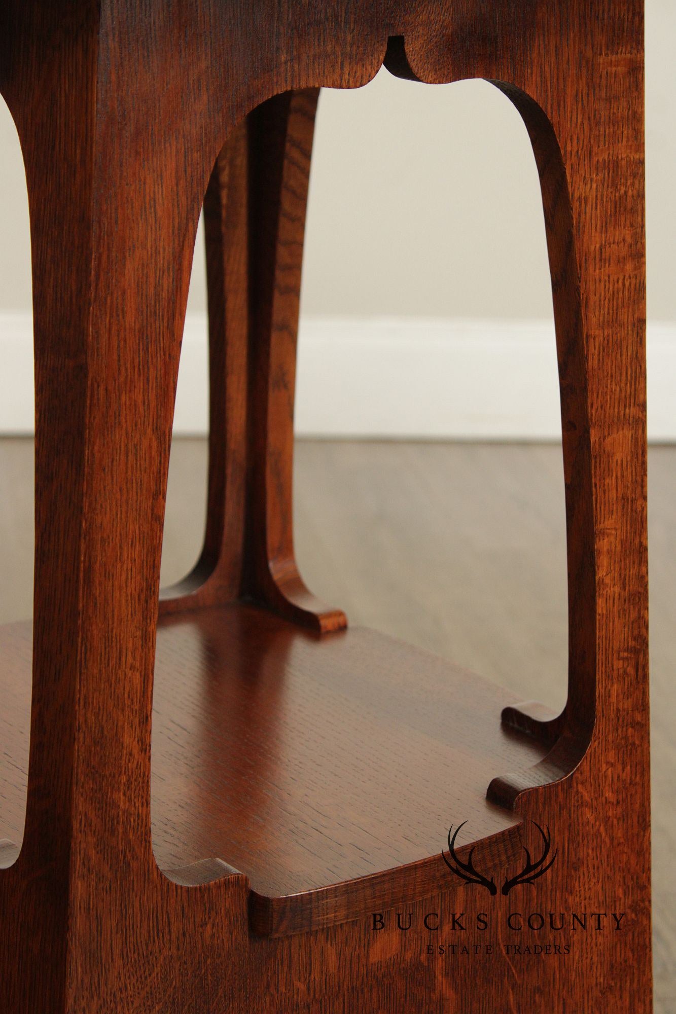Stickley Mission Collection Arts & Crafts Pagoda Style Oak End Table