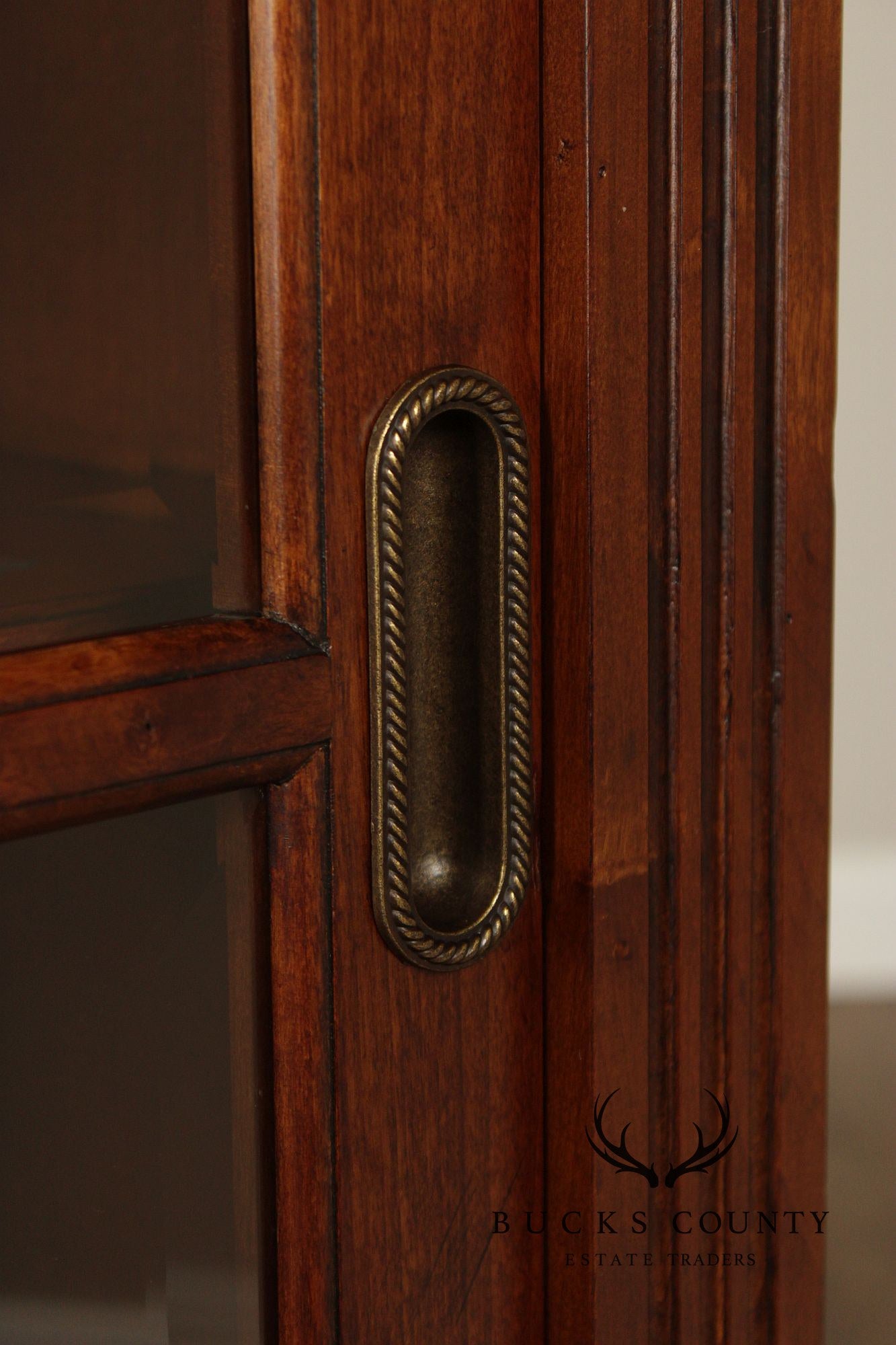 Ethan Allen Traditional Style Lighted Sliding Door Bookcase Display Cabinet