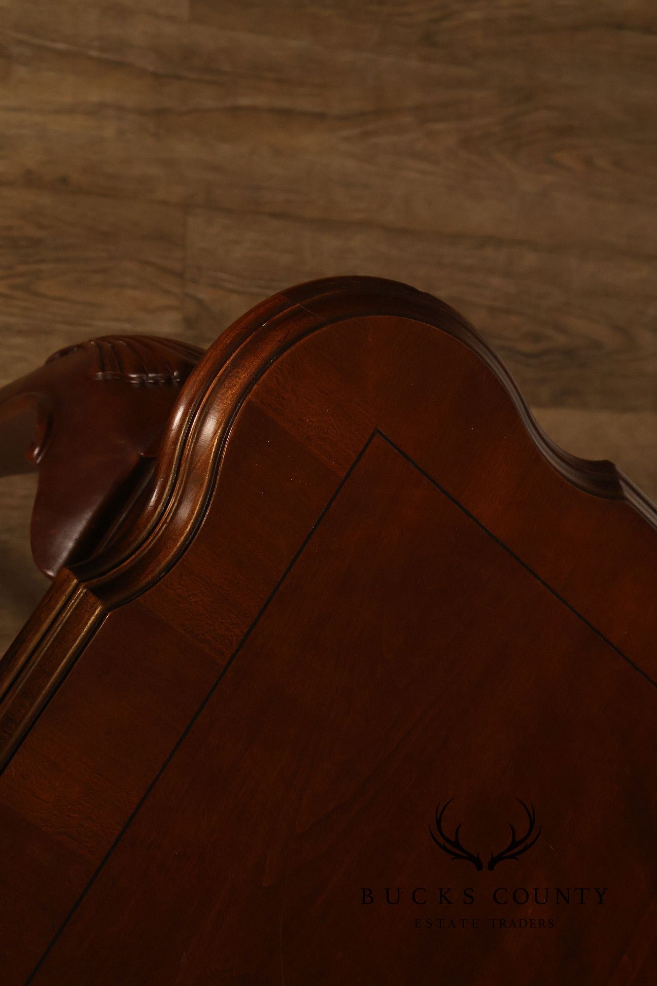 Ethan Allen Queen Anne Style Expandable Cherry Dining Table