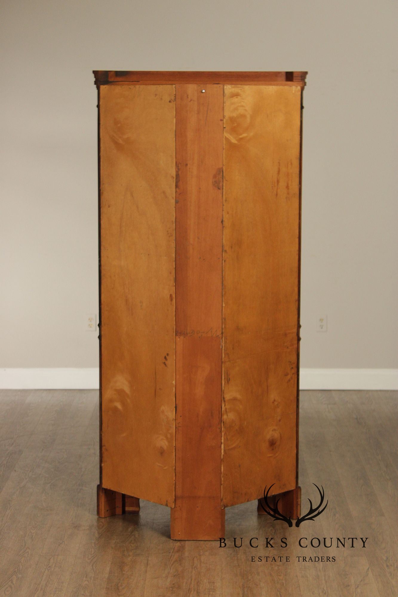 Craftique Chippendale Style Mahogany Corner Cabinet