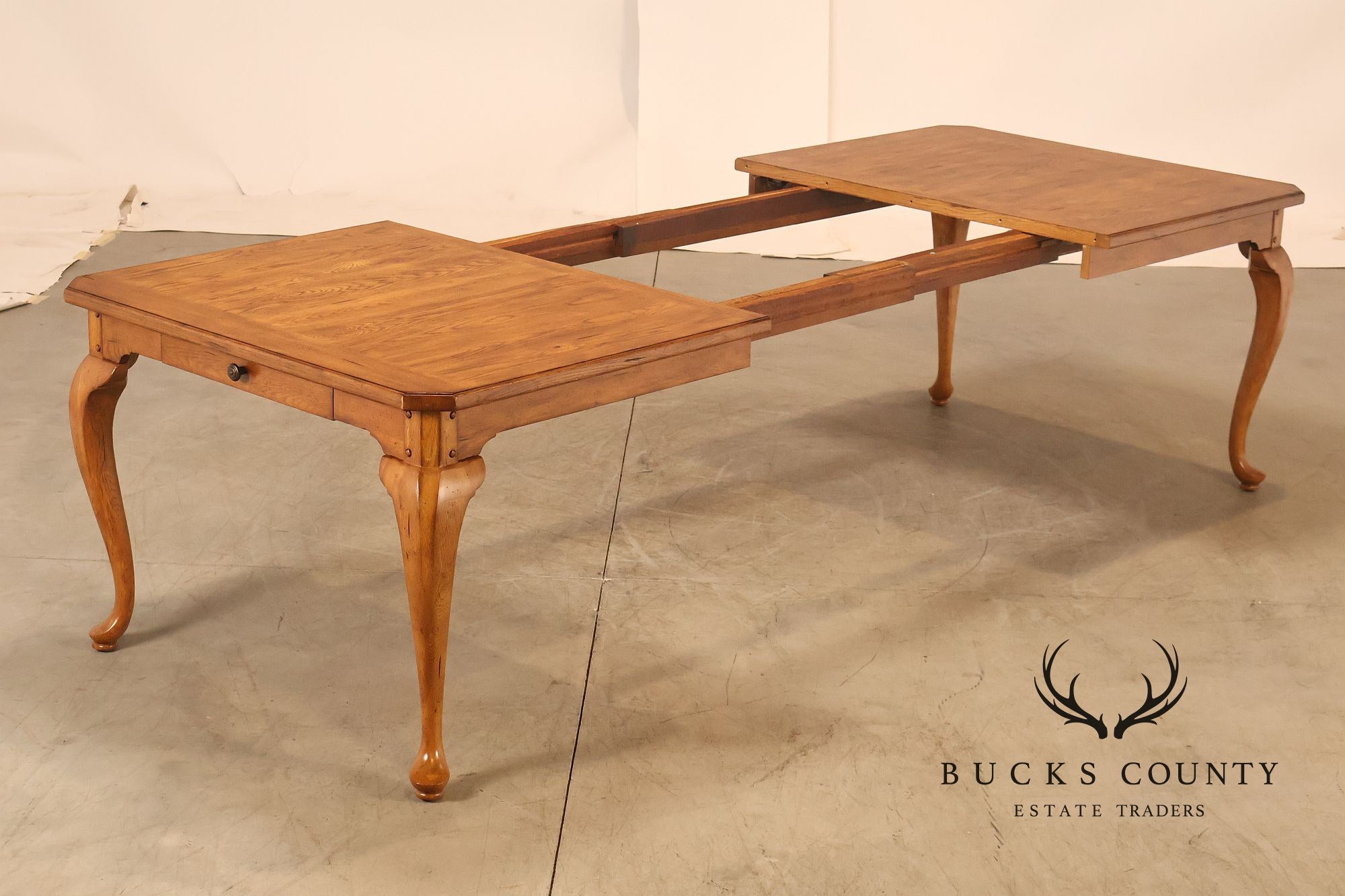 Thomasville Oak Expandable Dining Table