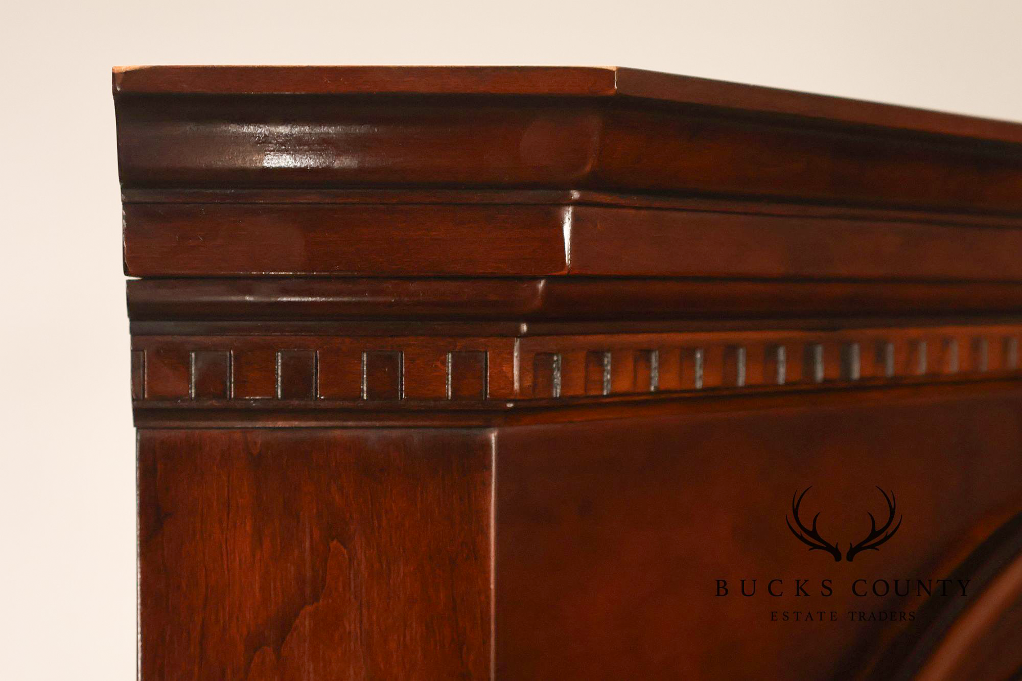 Statton Georgian Style Old Towne Cherry Corner Cabinet