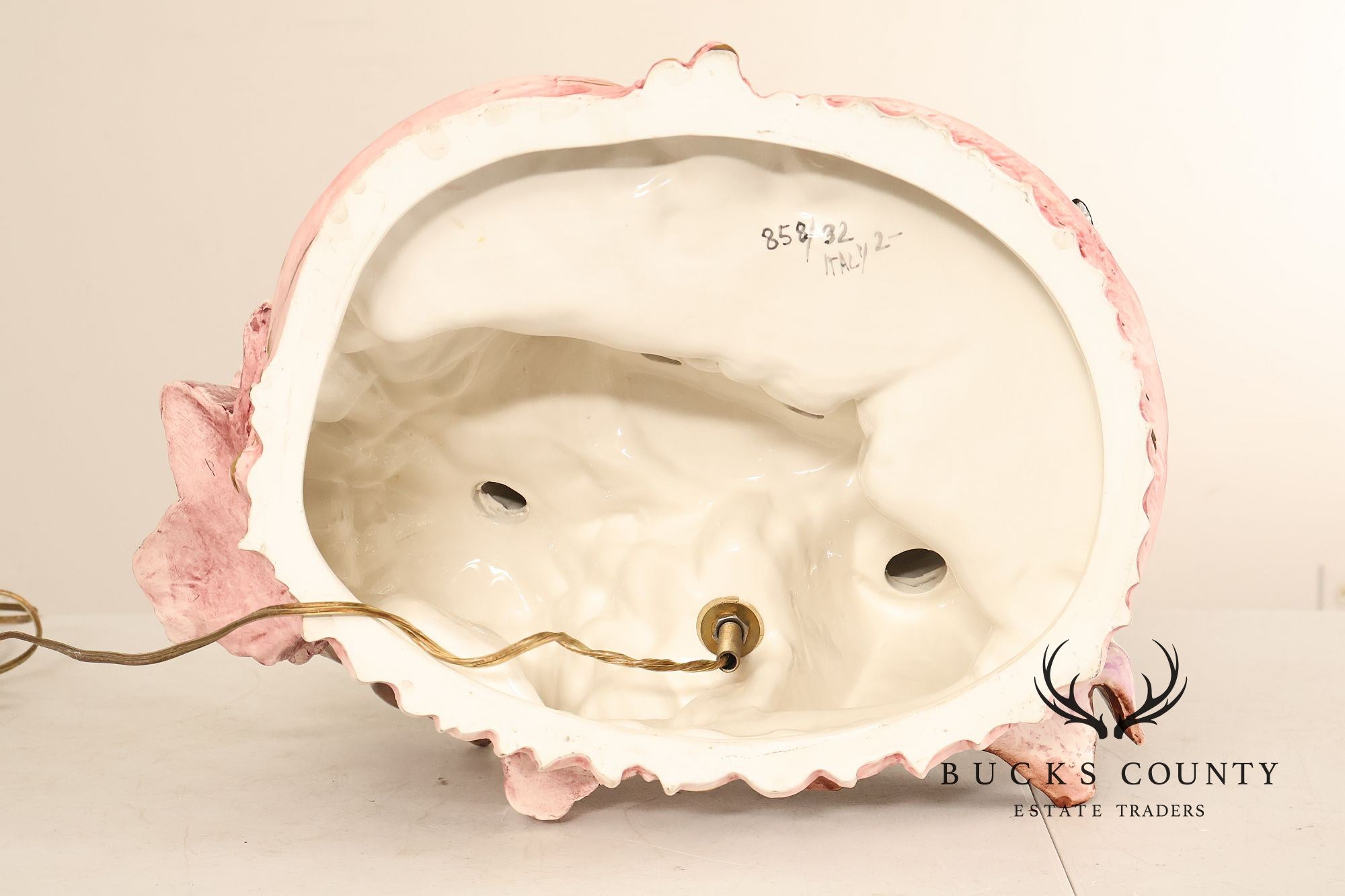 Italian Hand Painted Capodimonte Porcelain Table Lamp