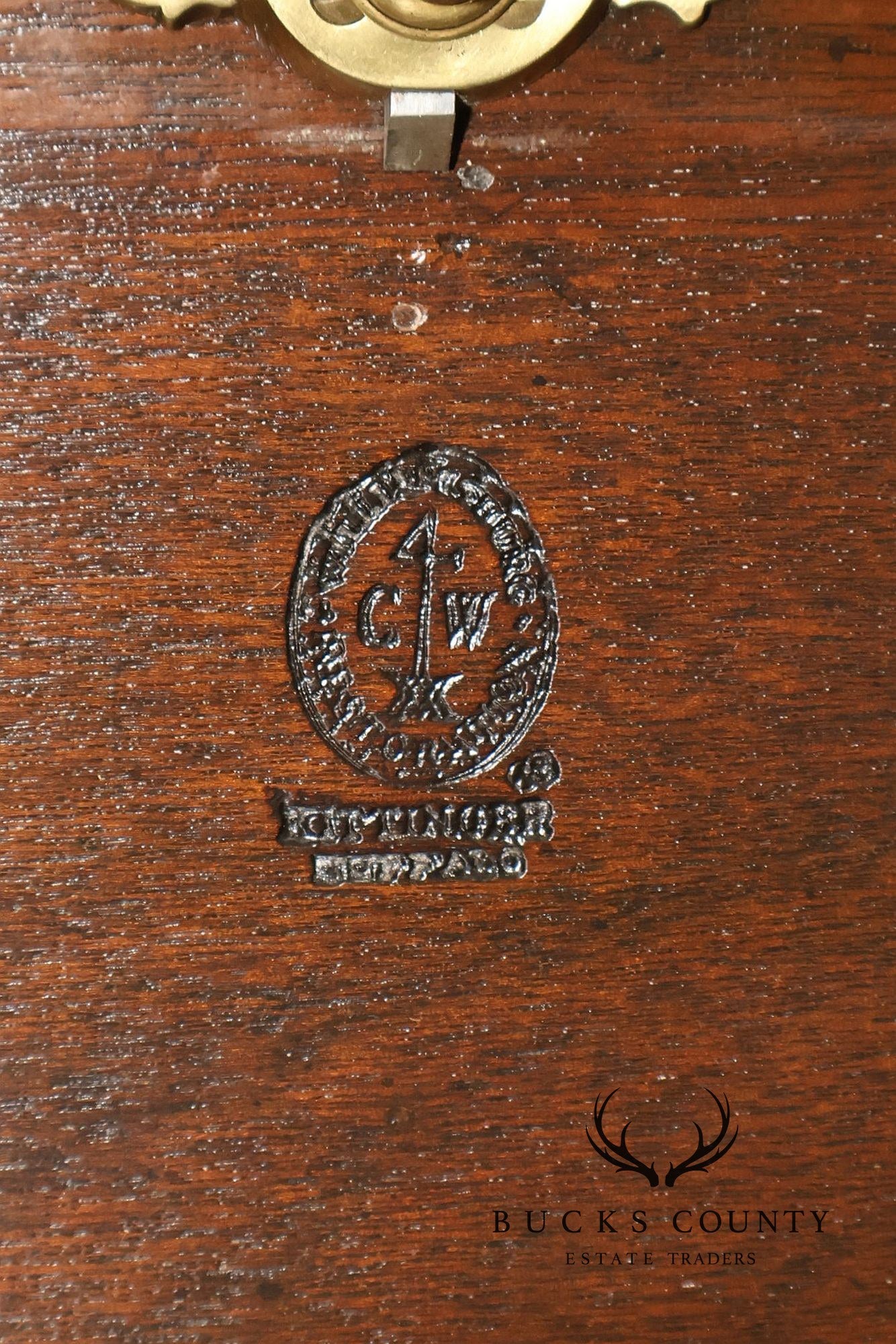 Kittinger Colonial Williamsburg Mahogany Tilt-Top Table