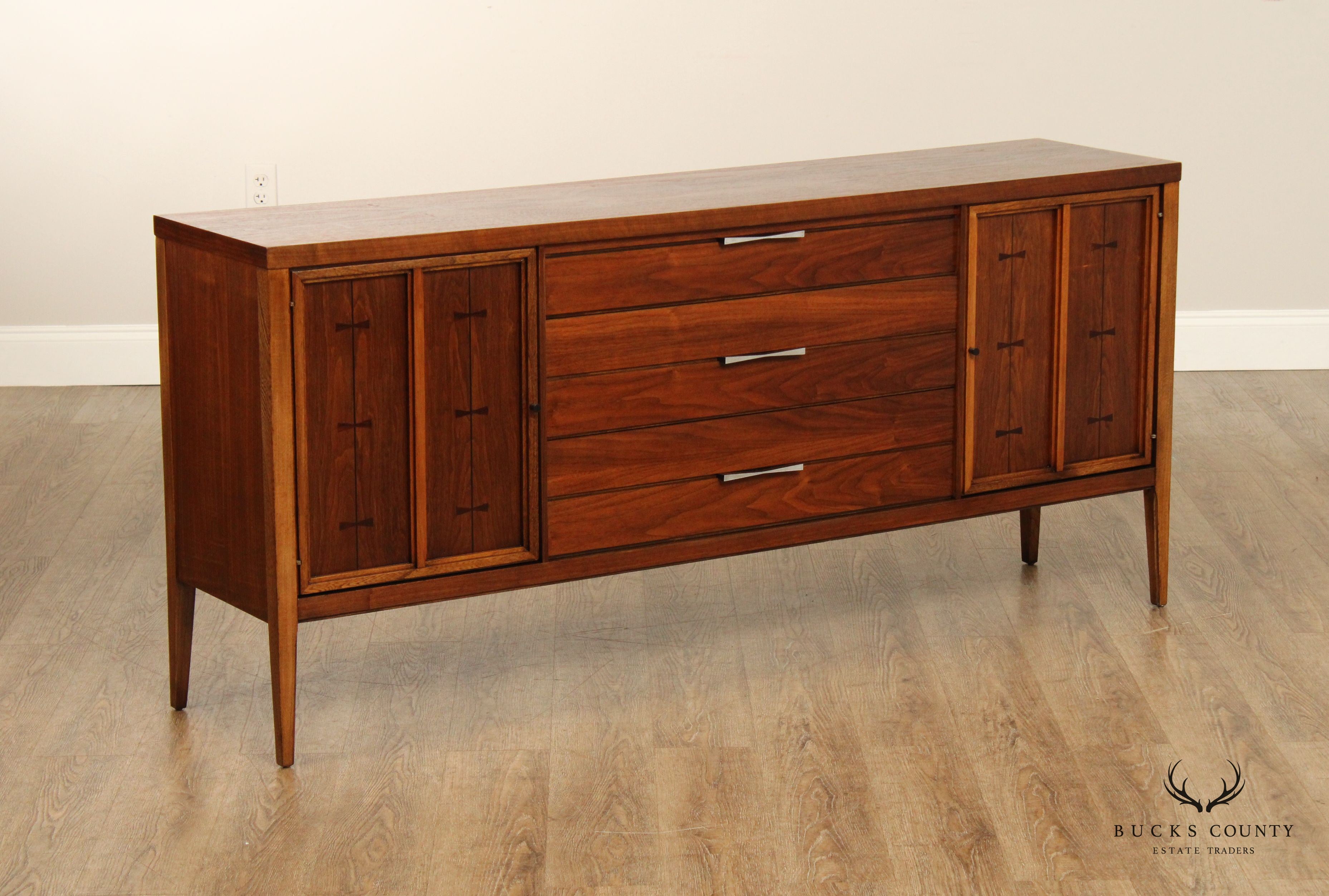 Lane 'Tuxedo' Mid Century Modern Walnut Sideboard