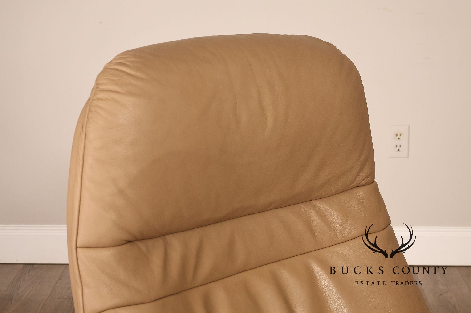 Ekornes Stressless Modern Leather Recliner And Ottoman