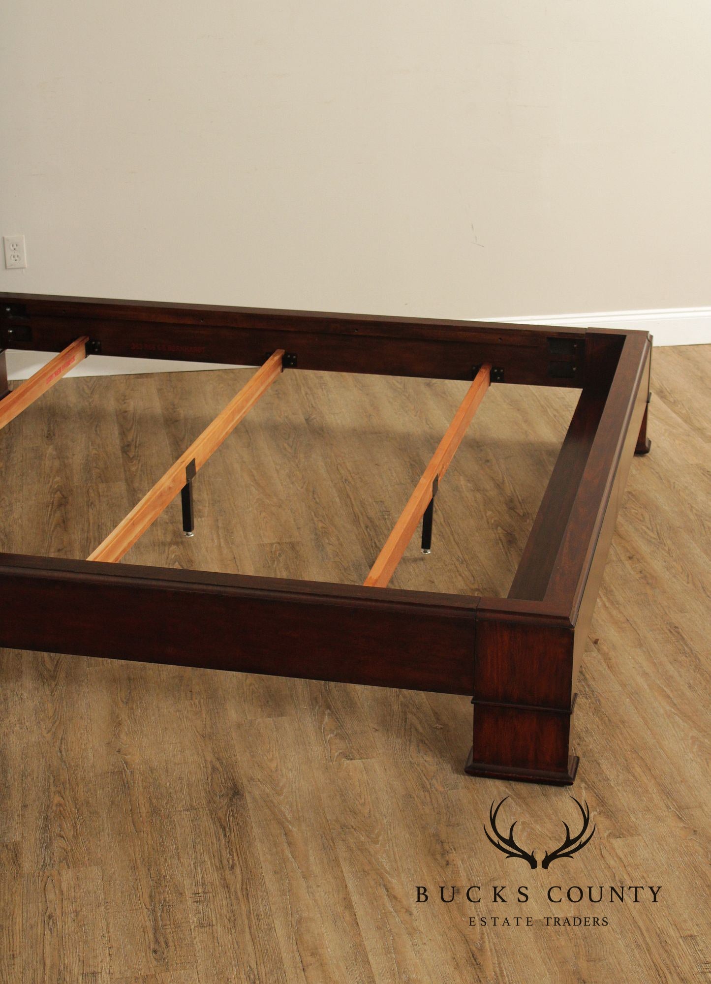 Bernhardt Traditional King Size Sleigh Bed