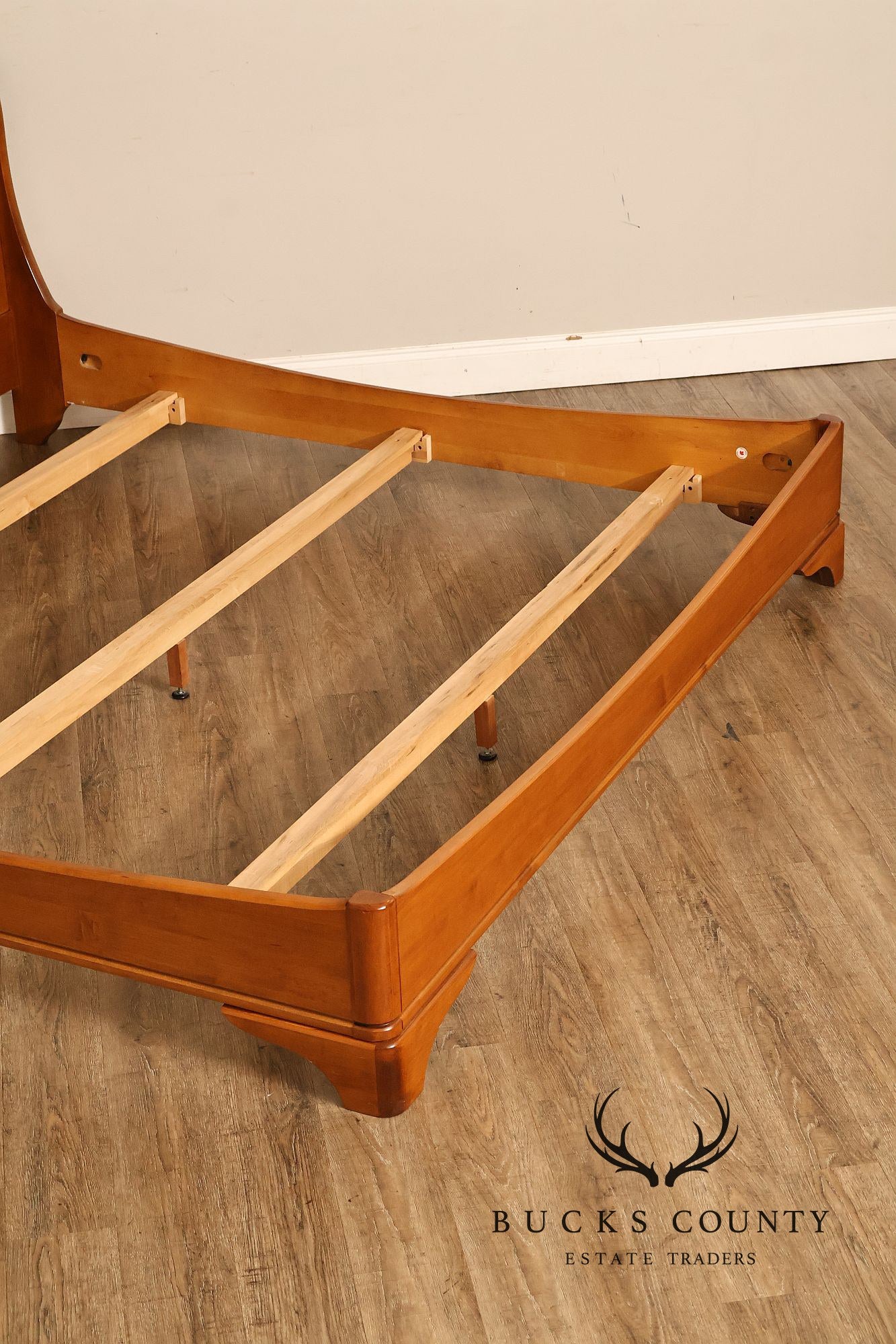 HPL Shermag Maple King Size Sleigh Bed