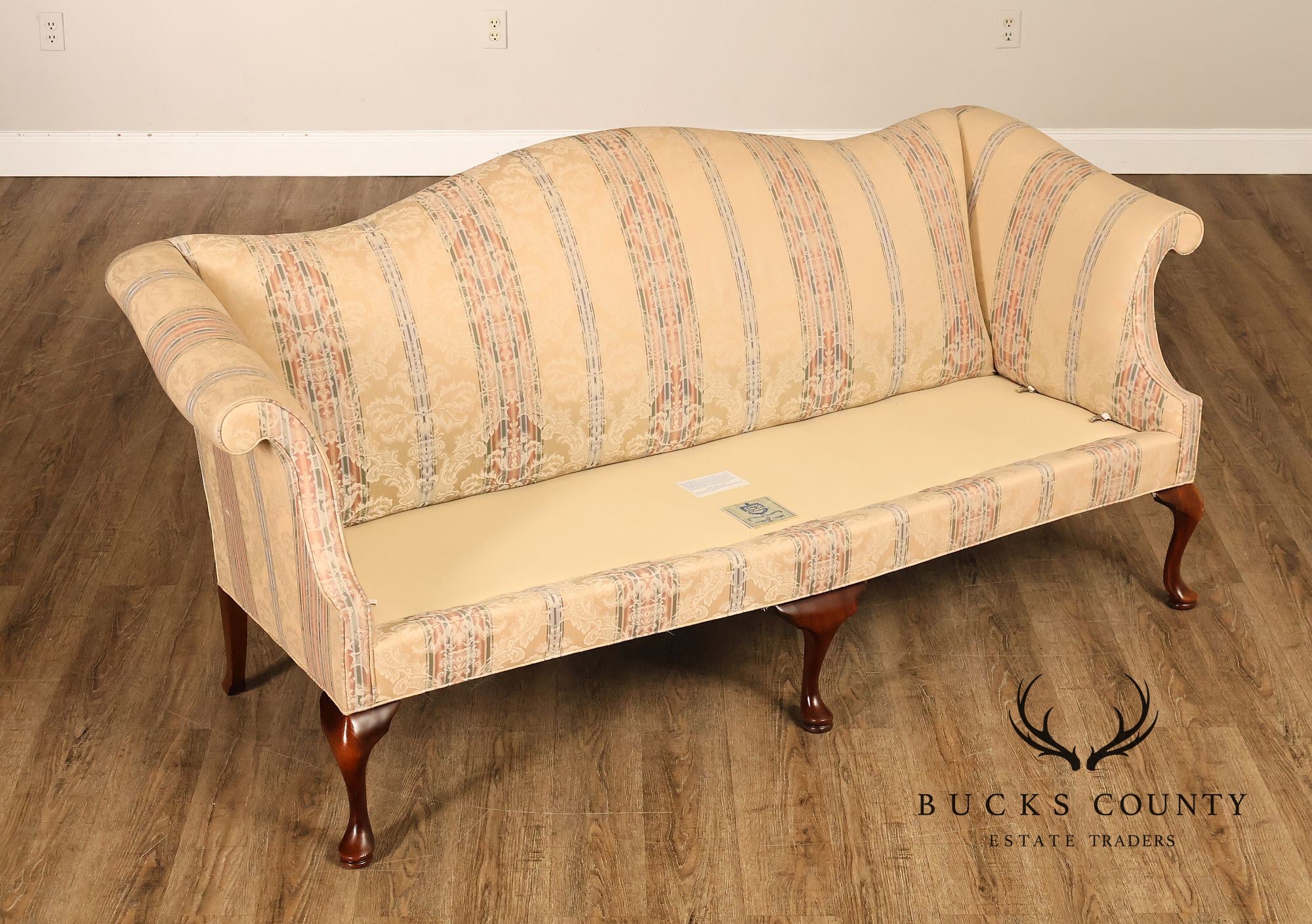 Hickory Chair 'Historical James River Plantations' Mahogany Camelback Sofa