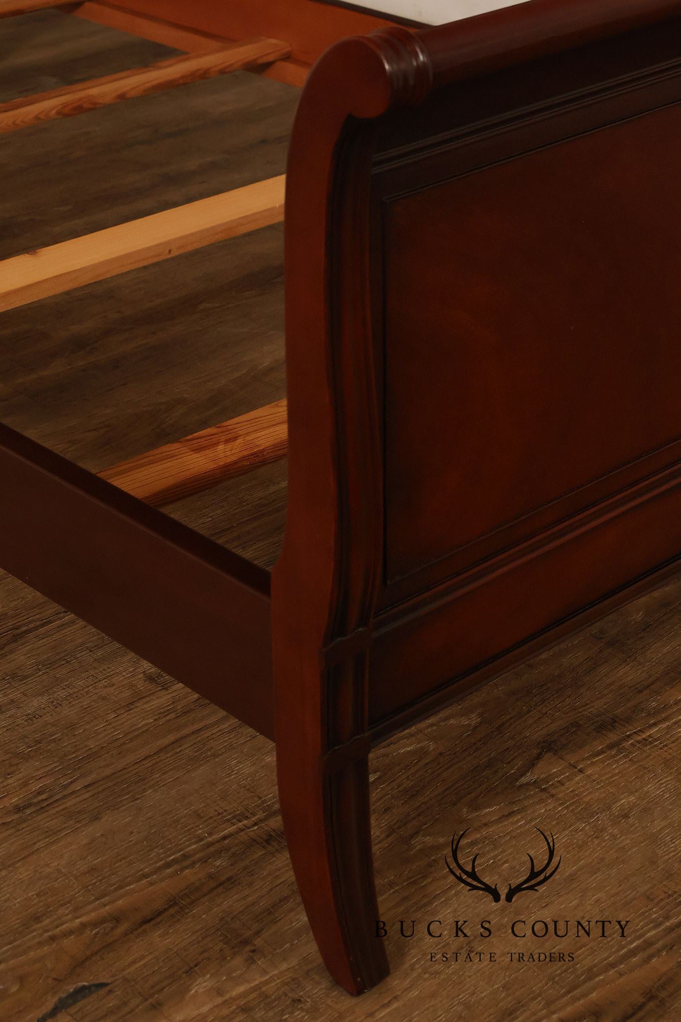 1940's Vintage Mahogany Traditional Pair Of Twin Sleigh Beds