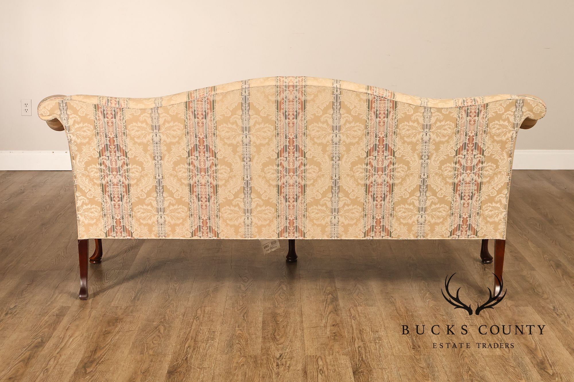 Hickory Chair 'Historical James River Plantations' Mahogany Camelback Sofa