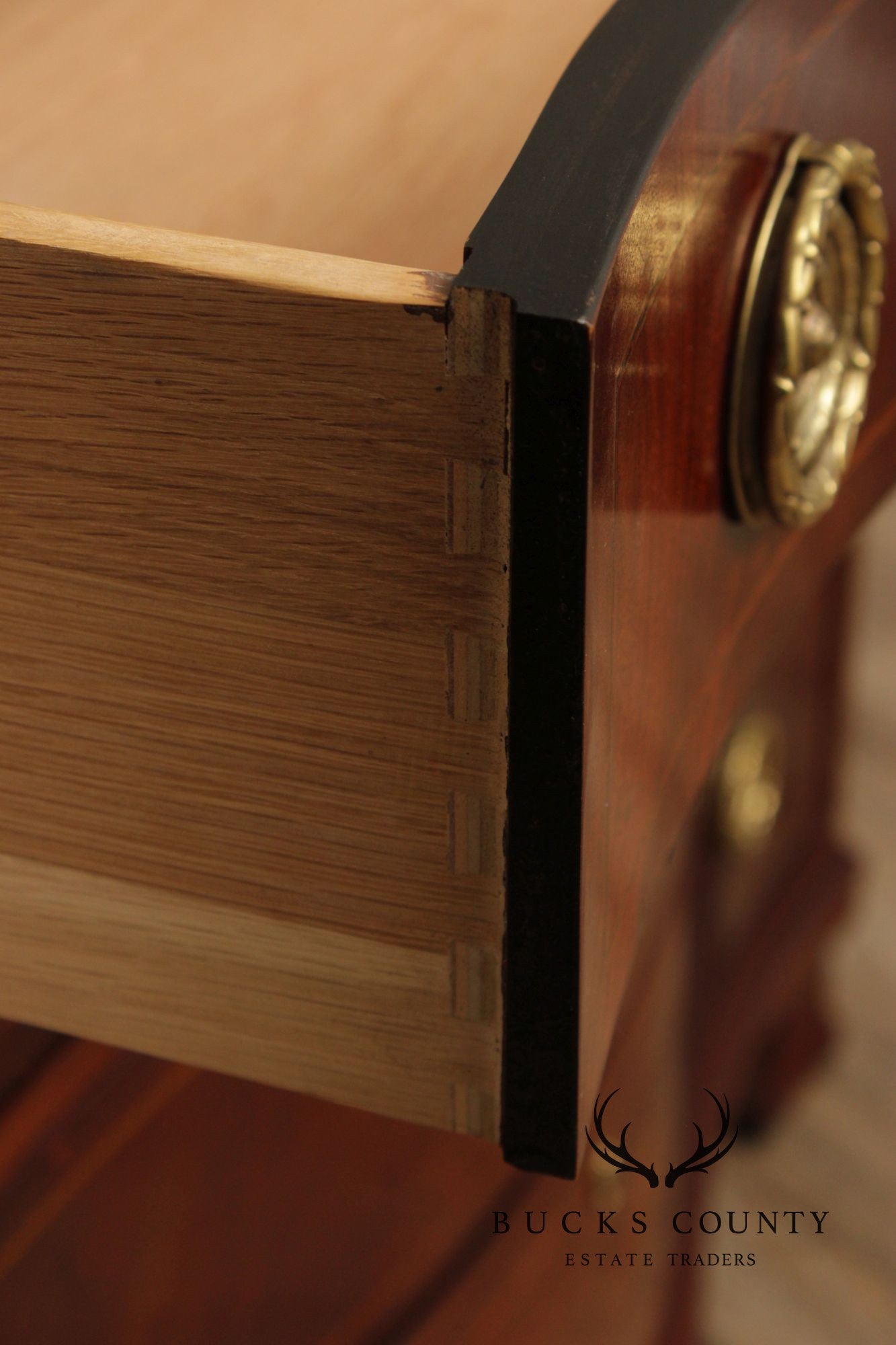 Hickory Chair 'Mount Vernon' Mahogany Serpentine Chest Of Drawers