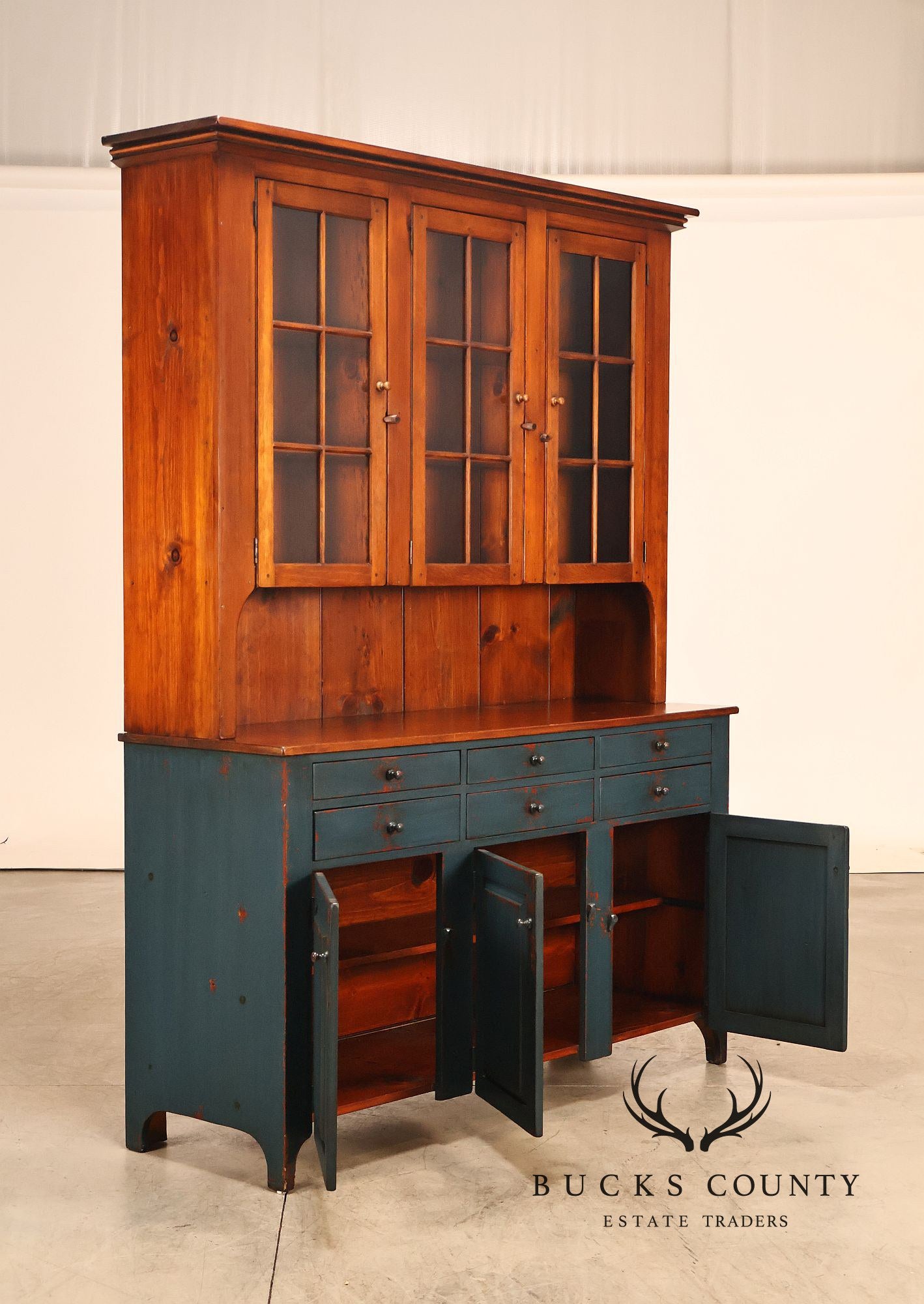 Vintage Farmhouse Style Distress Painted Pine Sideboard with Hutch Top