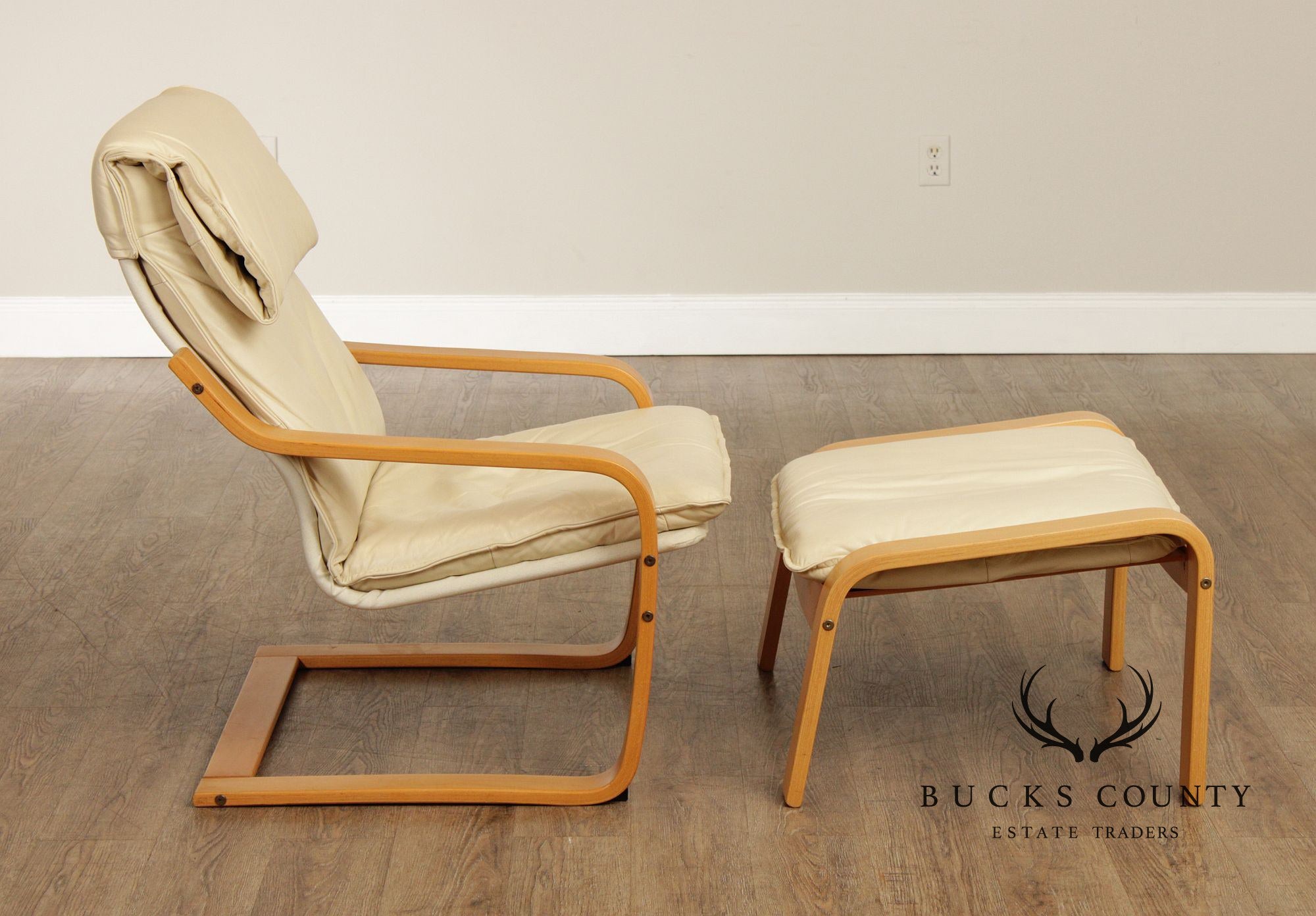 Danish Modern Style Pair of Leather Lounge Chairs with Ottomans