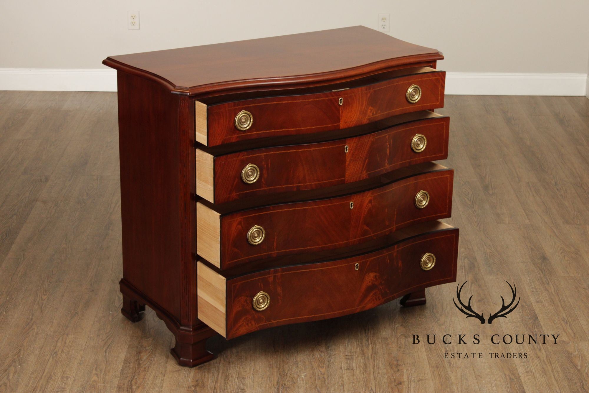 Hickory Chair 'Mount Vernon' Mahogany Serpentine Chest Of Drawers