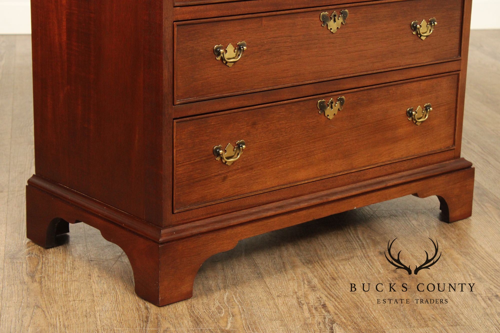 Craftique Chippendale Style Mahogany Bachelor's Chest