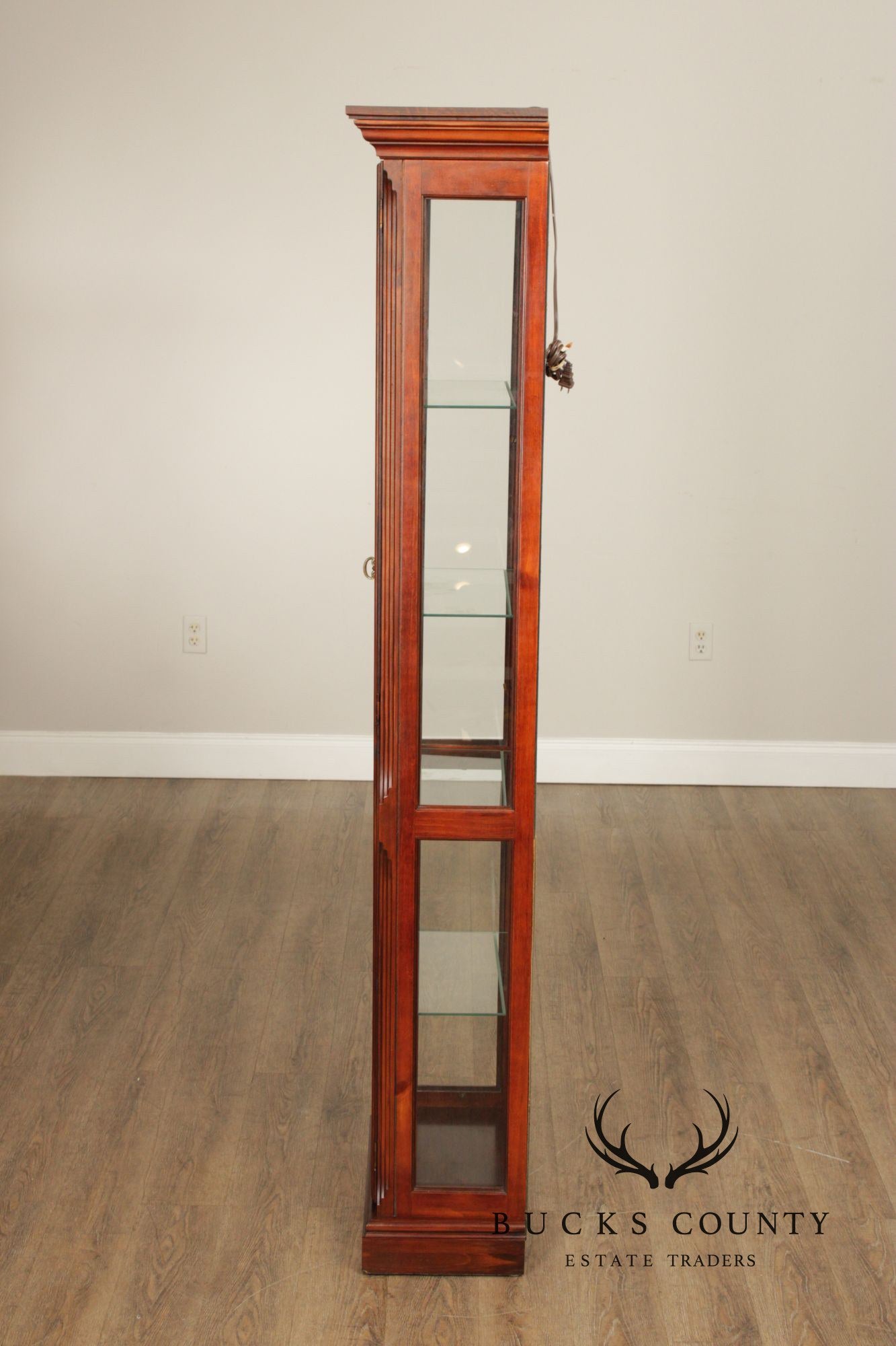 Pulaski Furniture Cherry Curio Cabinet