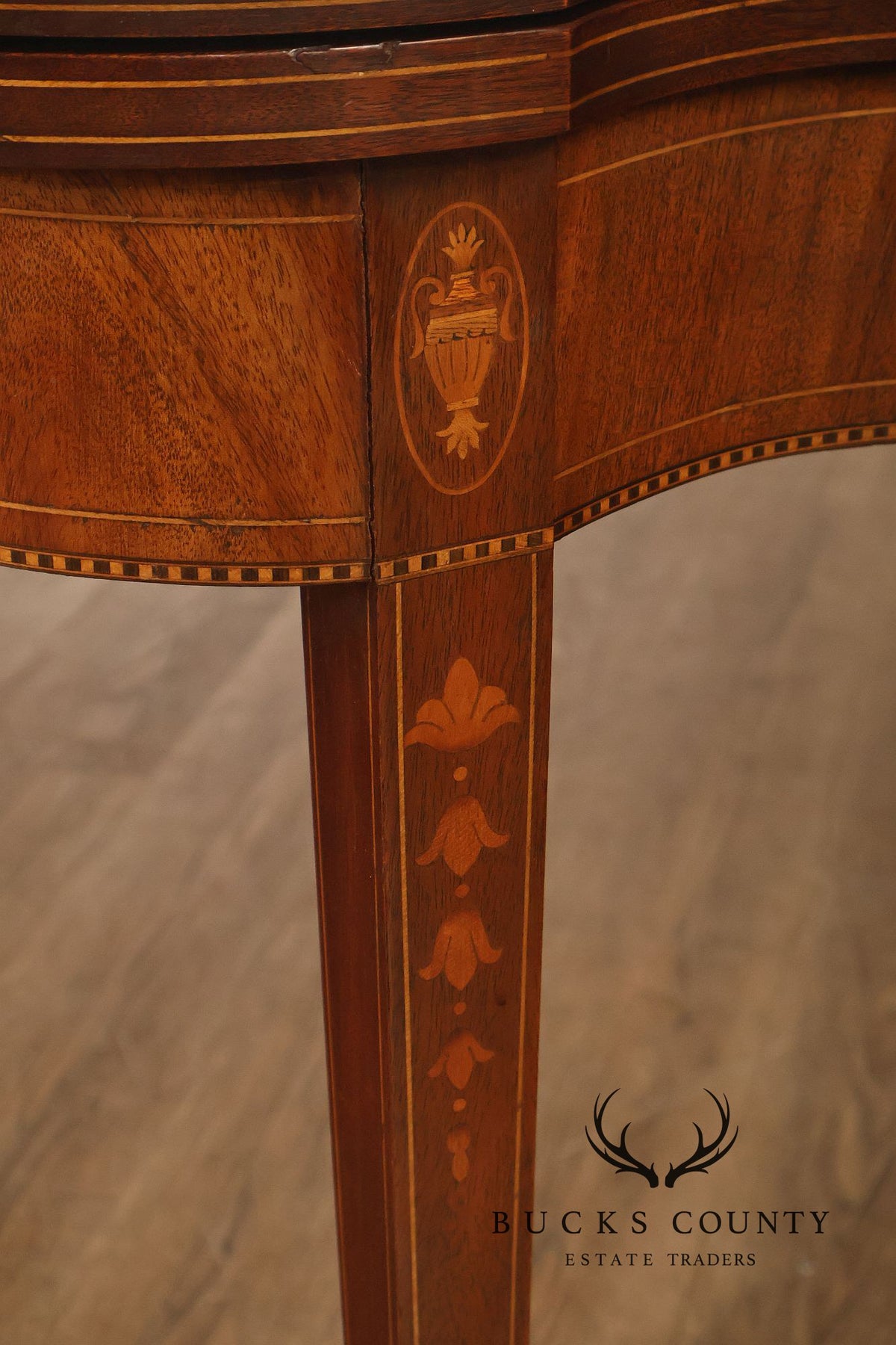 Hepplewhite Style Mahogany Serpentine Fold-Top Card Table With Satinwood Inlay