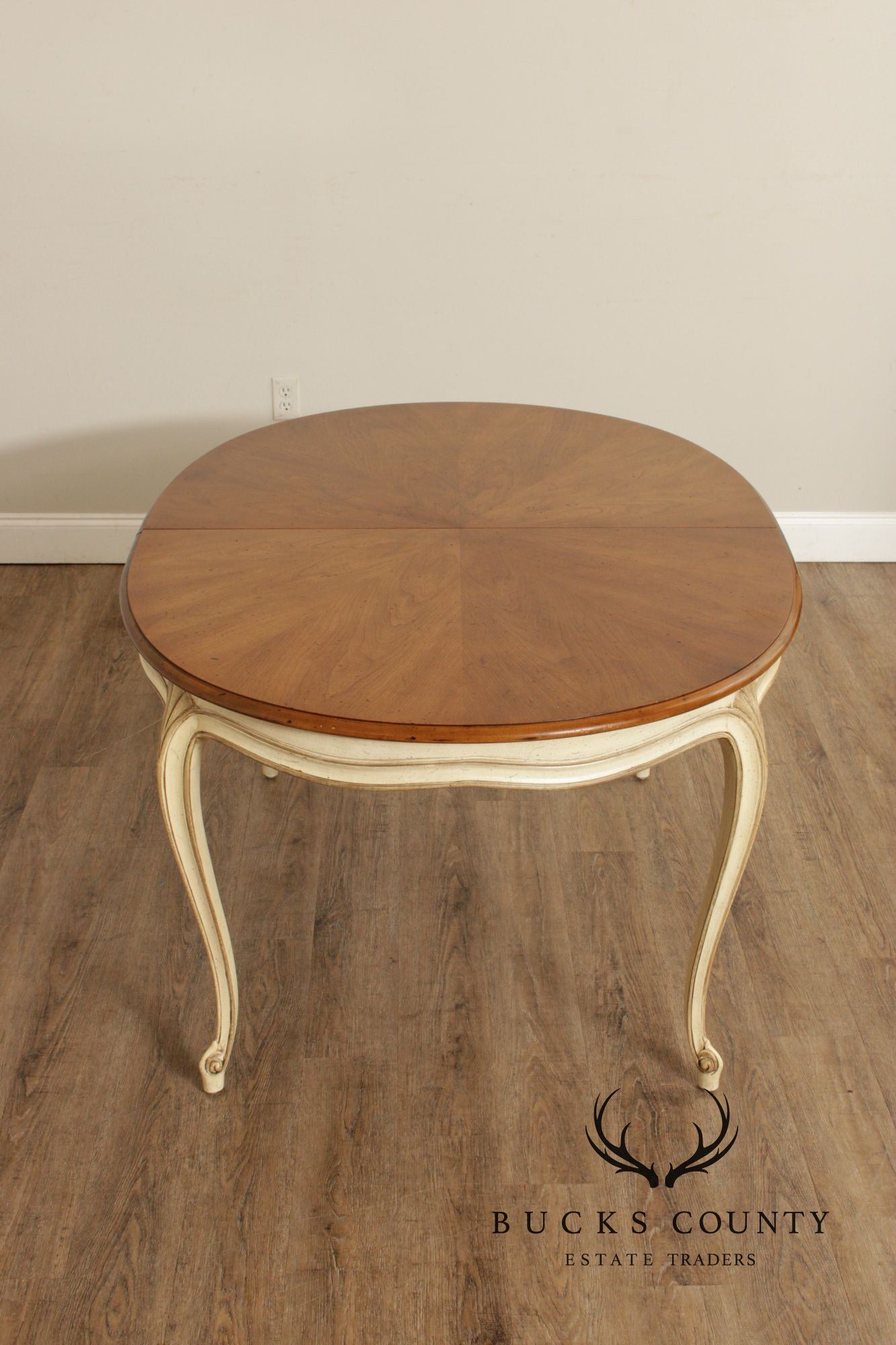 Henredon French Provincial Style Expandable Dining Table