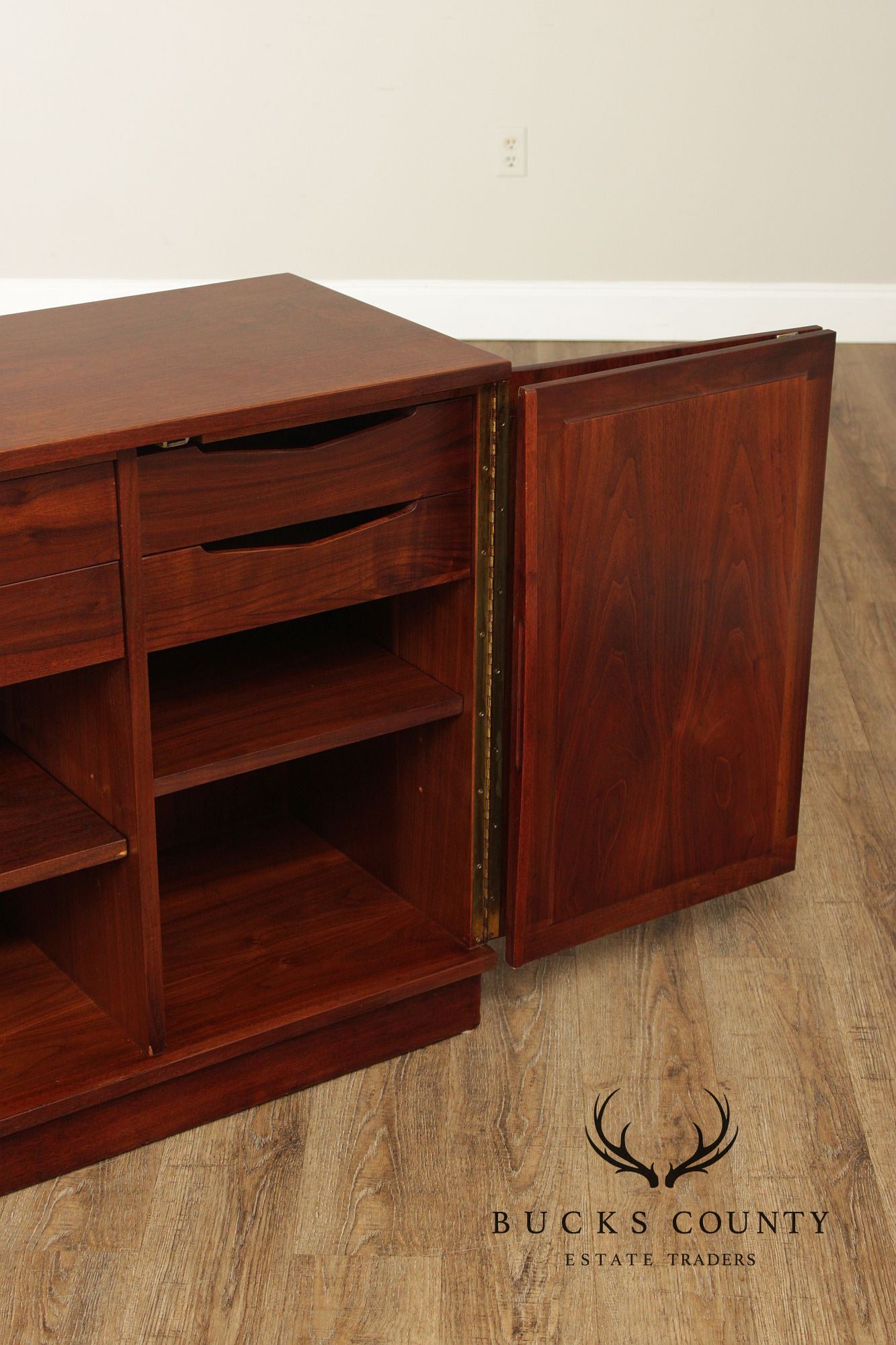 Jack Cartwright Mid-Century Modern Walnut Credenza Sideboard