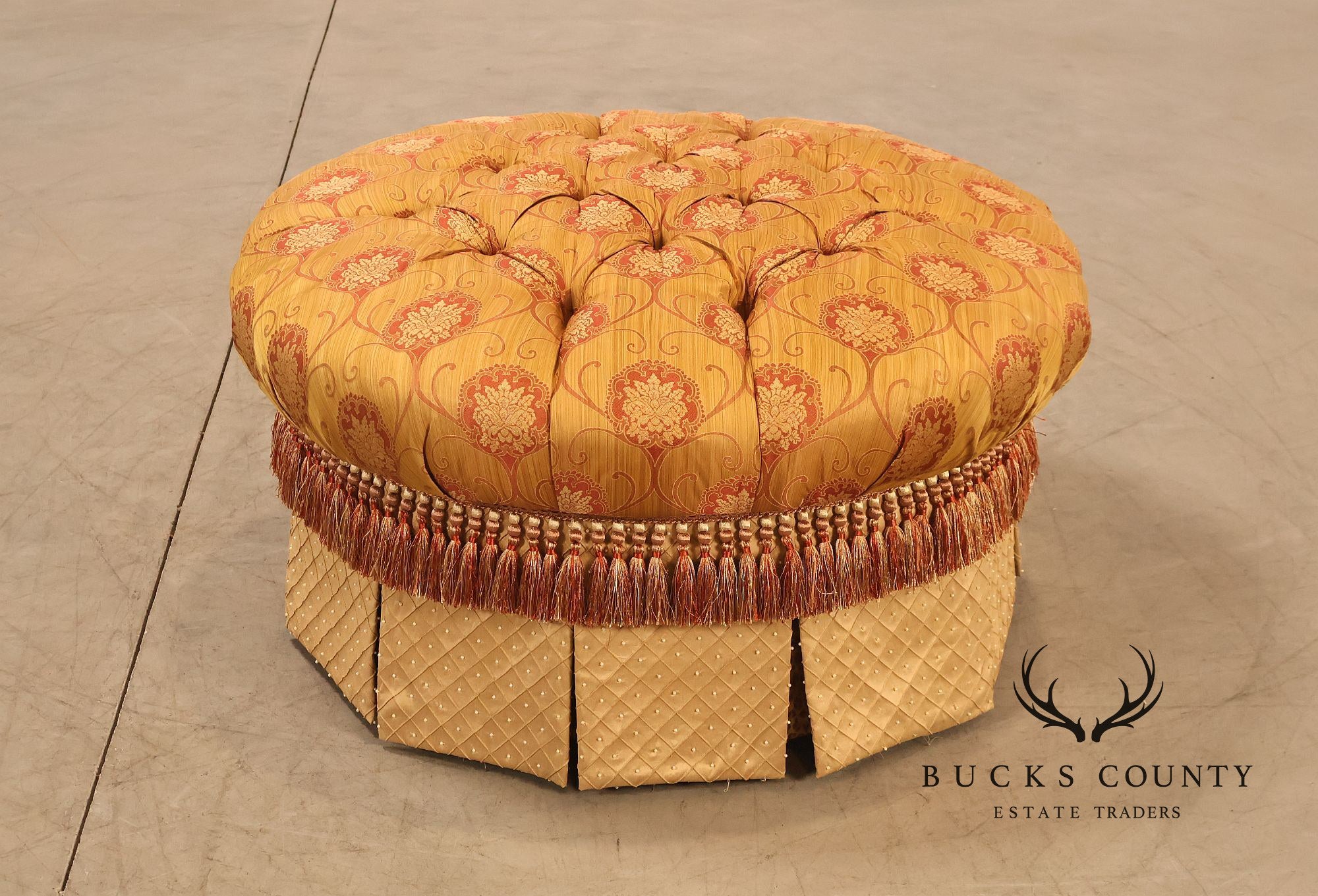 Key City Furniture Tufted Round Upholstered Ottoman With Fringe Skirt