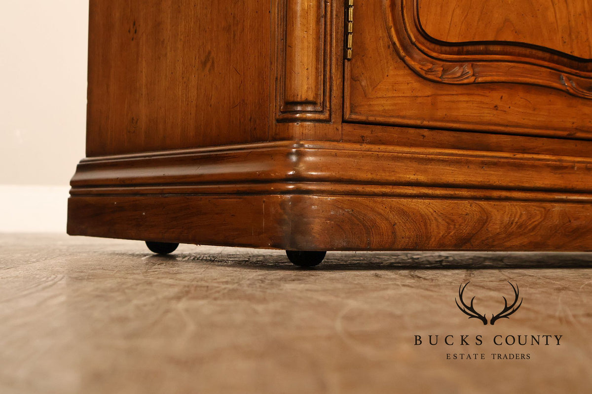 Henredon French Louis XV Style Walnut Buffet Sideboard