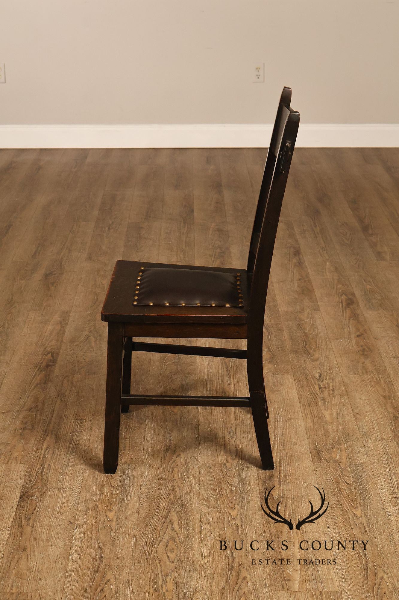 Mission Style Antique Oak Rabbit Ear Side Chair With Leather Seat