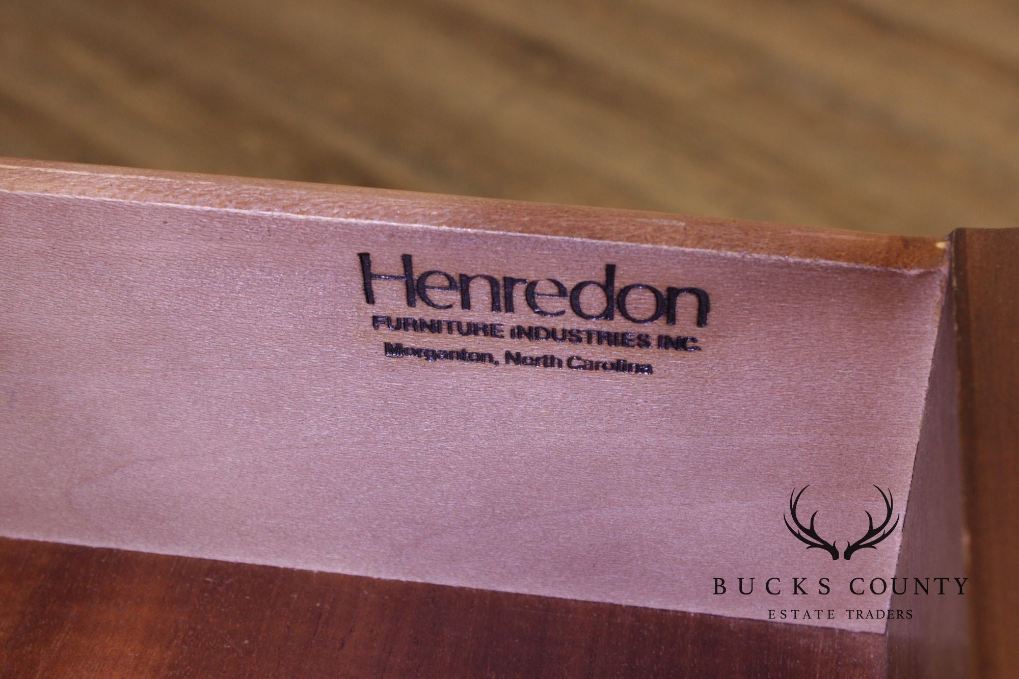 Henredon Georgian Style Mahogany Chest Of Drawers