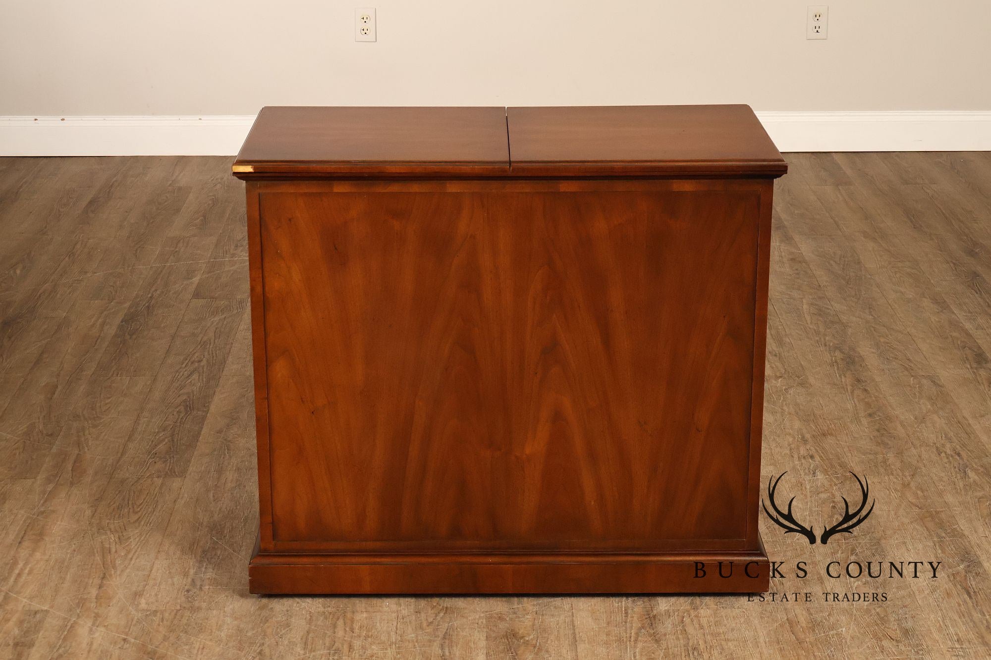 Henredon 18th Century Portfolio Georgian Style Walnut Server