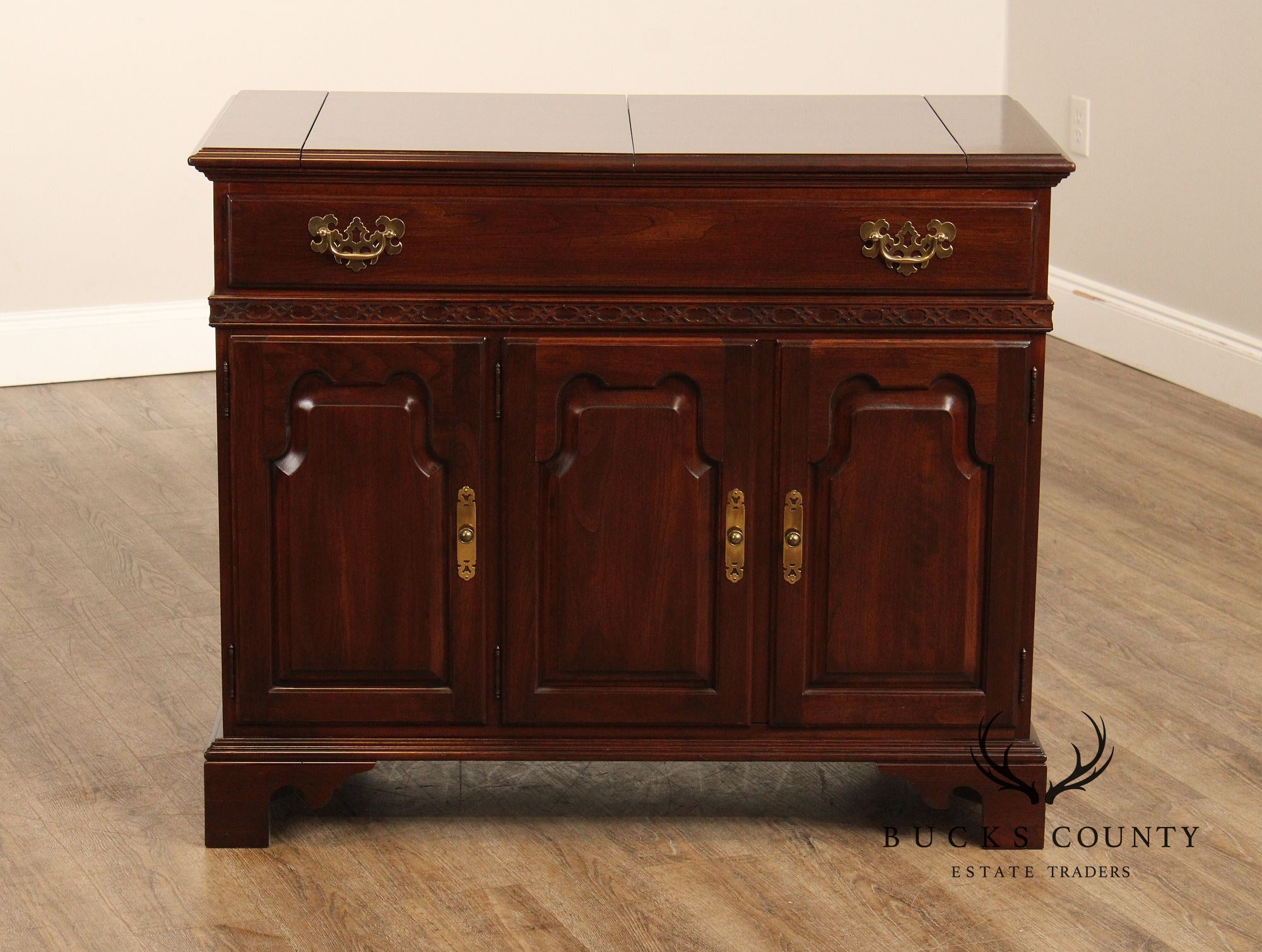 Ethan Allen Georgian Style Cherry Flip-Top Server