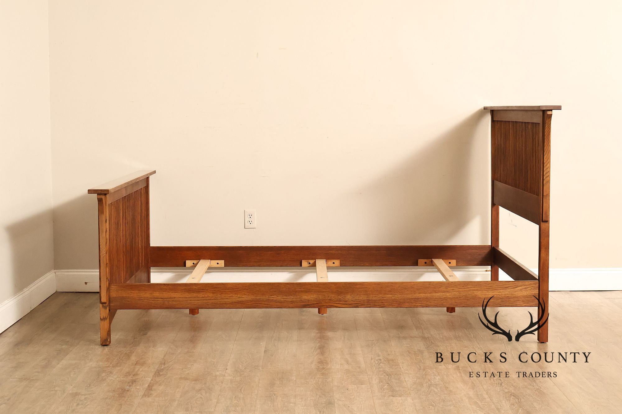 Stickley Mission Collection Oak Spindle Queen Bed