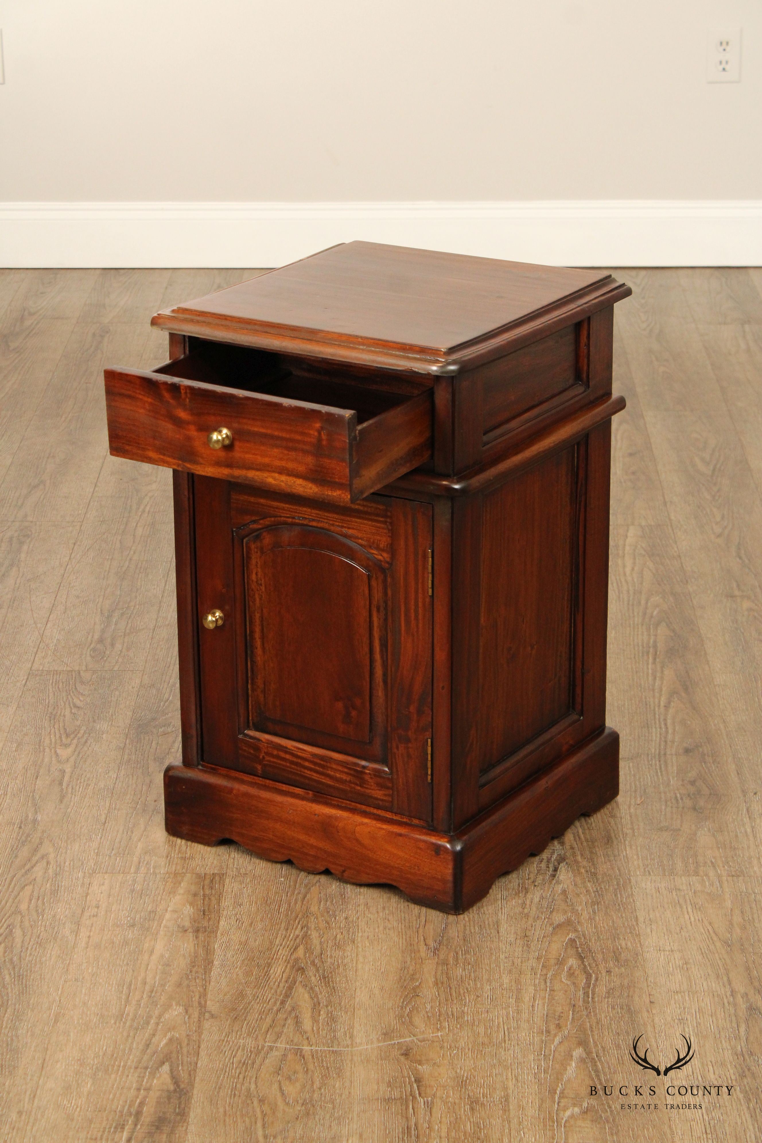 Traditional Hardwood Nightstand Cabinet