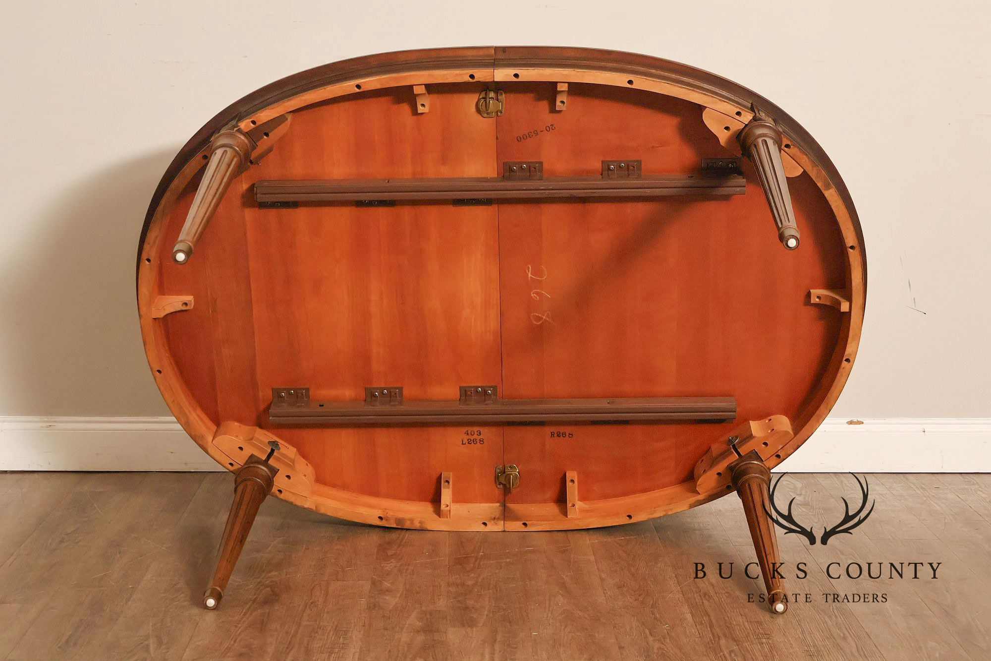 Henredon Vintage French Louis XVI Style Extendable Oval Walnut Dining Table