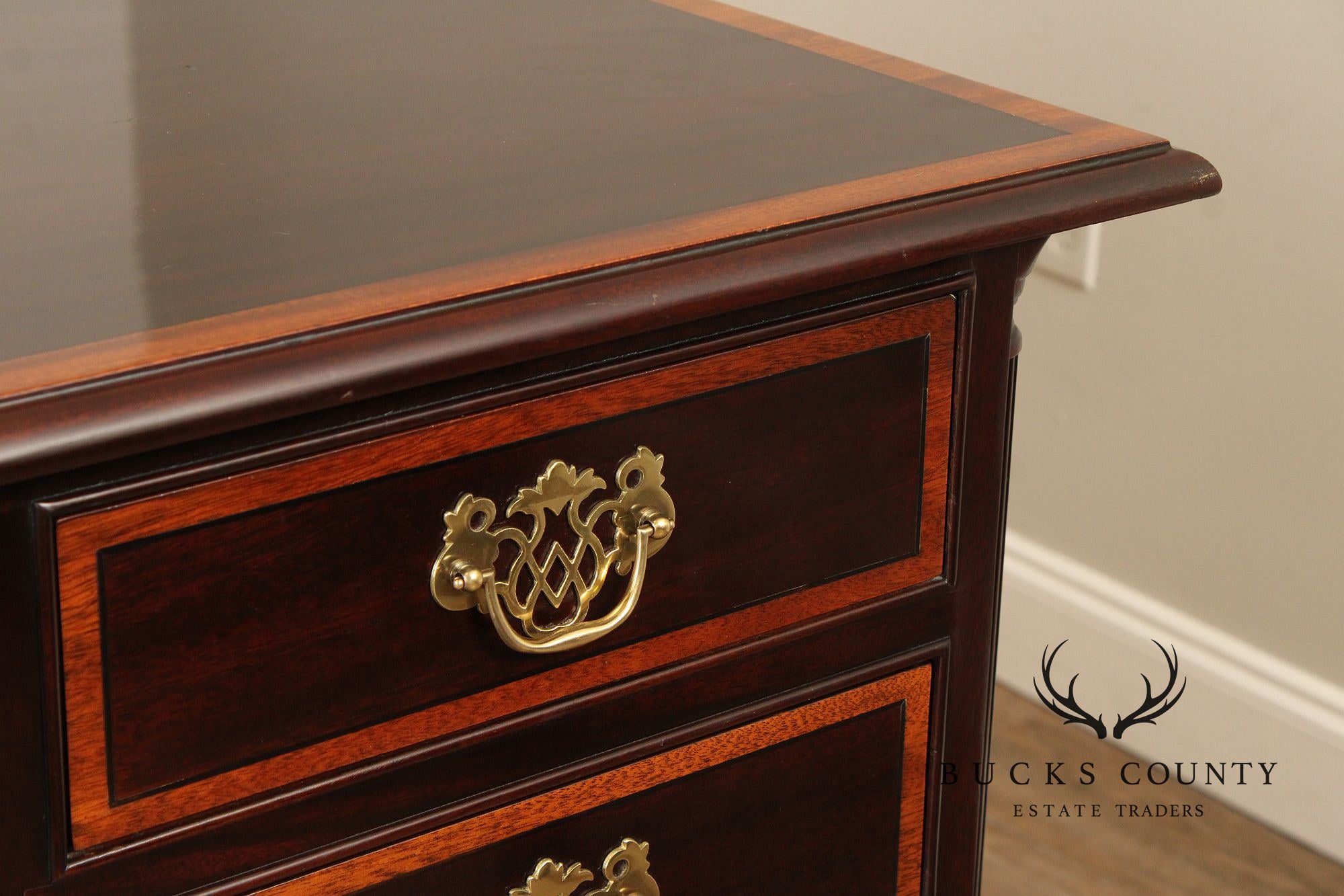 Stickley Georgian Style Inlaid Mahogany Dresser