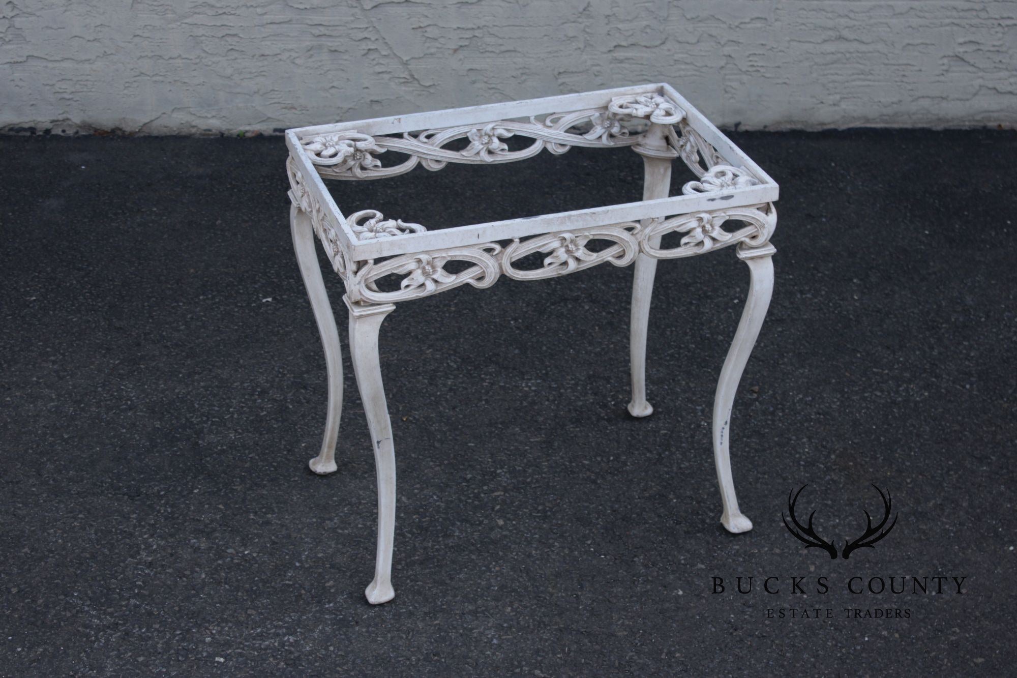 Brown Jordan Cast Aluminum 'Day Lily' Outdoor Patio Side Table