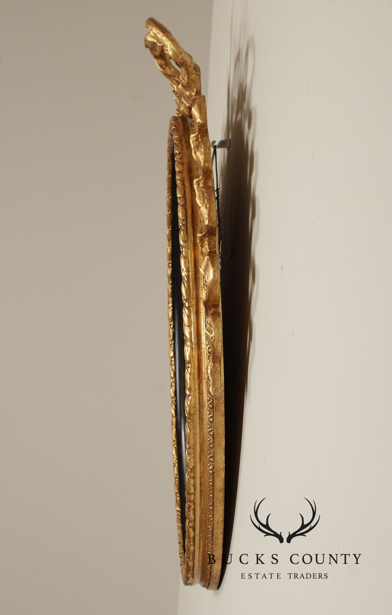 Friedman Brothers 'The Leonia' Giltwood Oval Wall Mirror