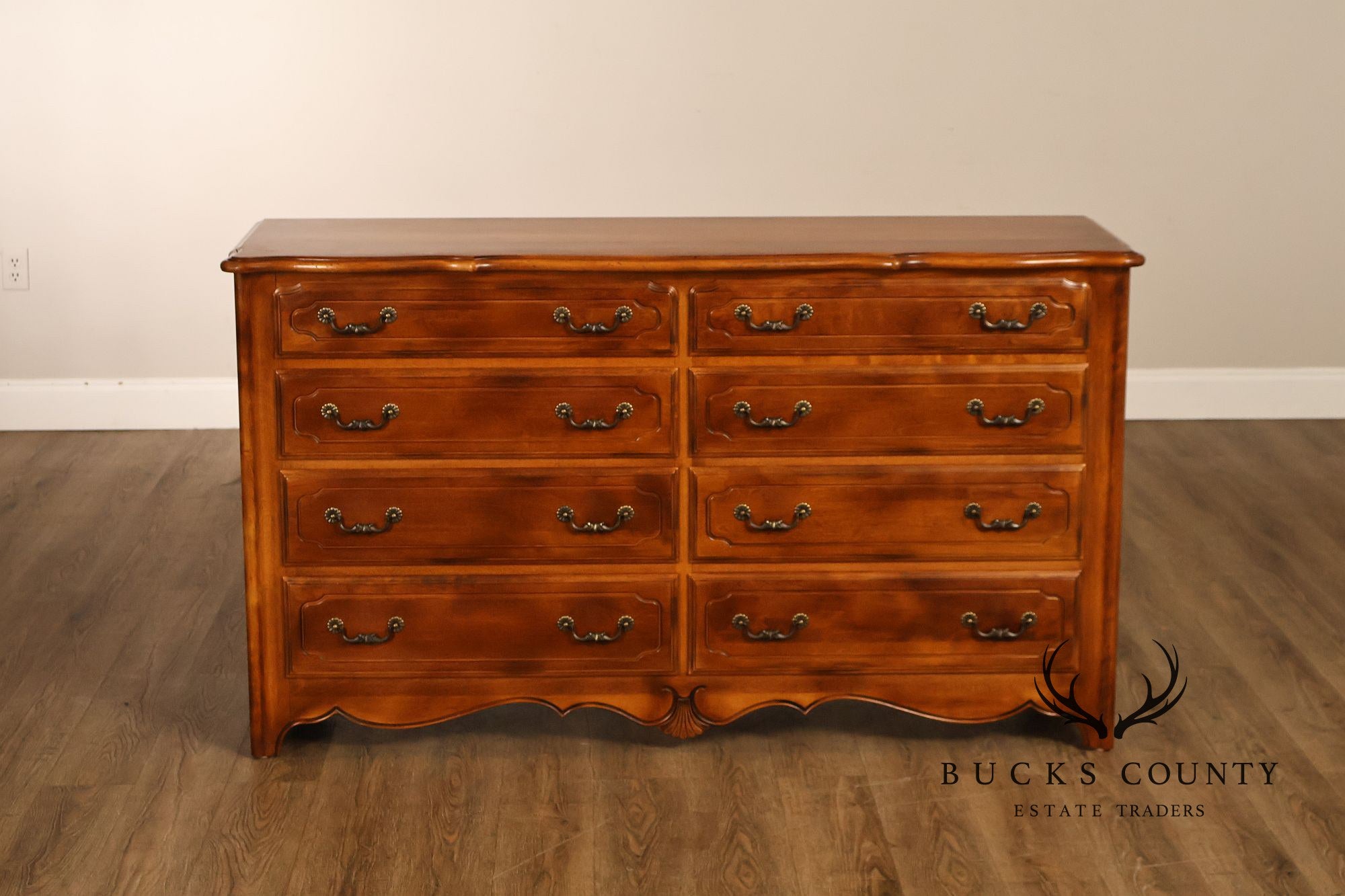 Ethan Allen Country French Maple And Birchwood Eight Drawer Dresser