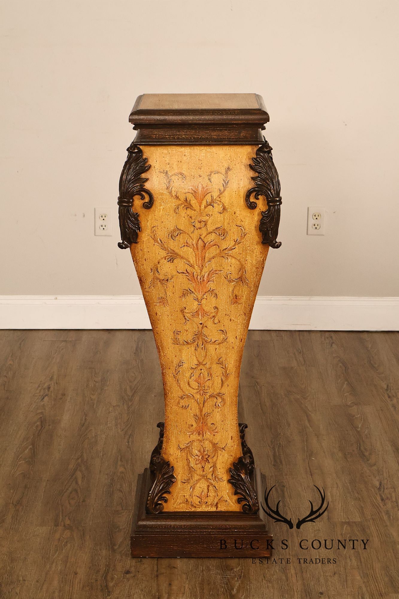 Neoclassical Style Pair Of Painted Pedestal Stands With Acanthus Leaf Decoration